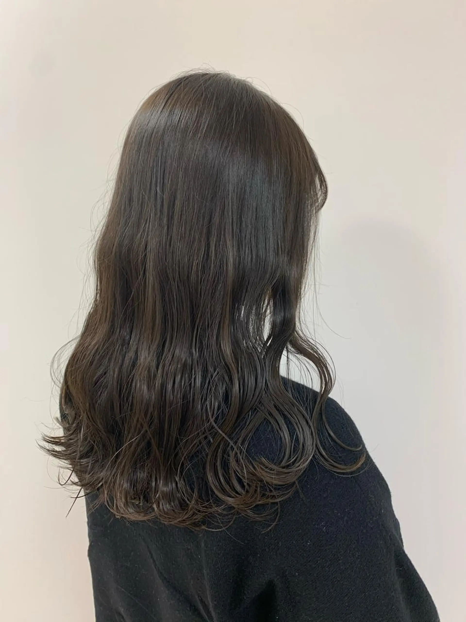 ロング カラー グレージュ 顔まわりカット✄ ベージュカラー🧸のヘアスタイル