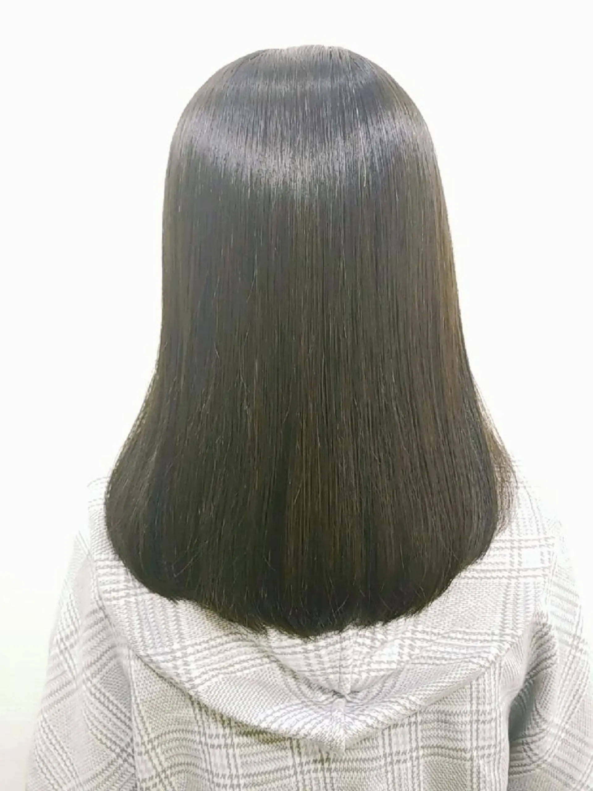 セミロング 髪質改善 トリートメント すずき えりのヘアスタイル