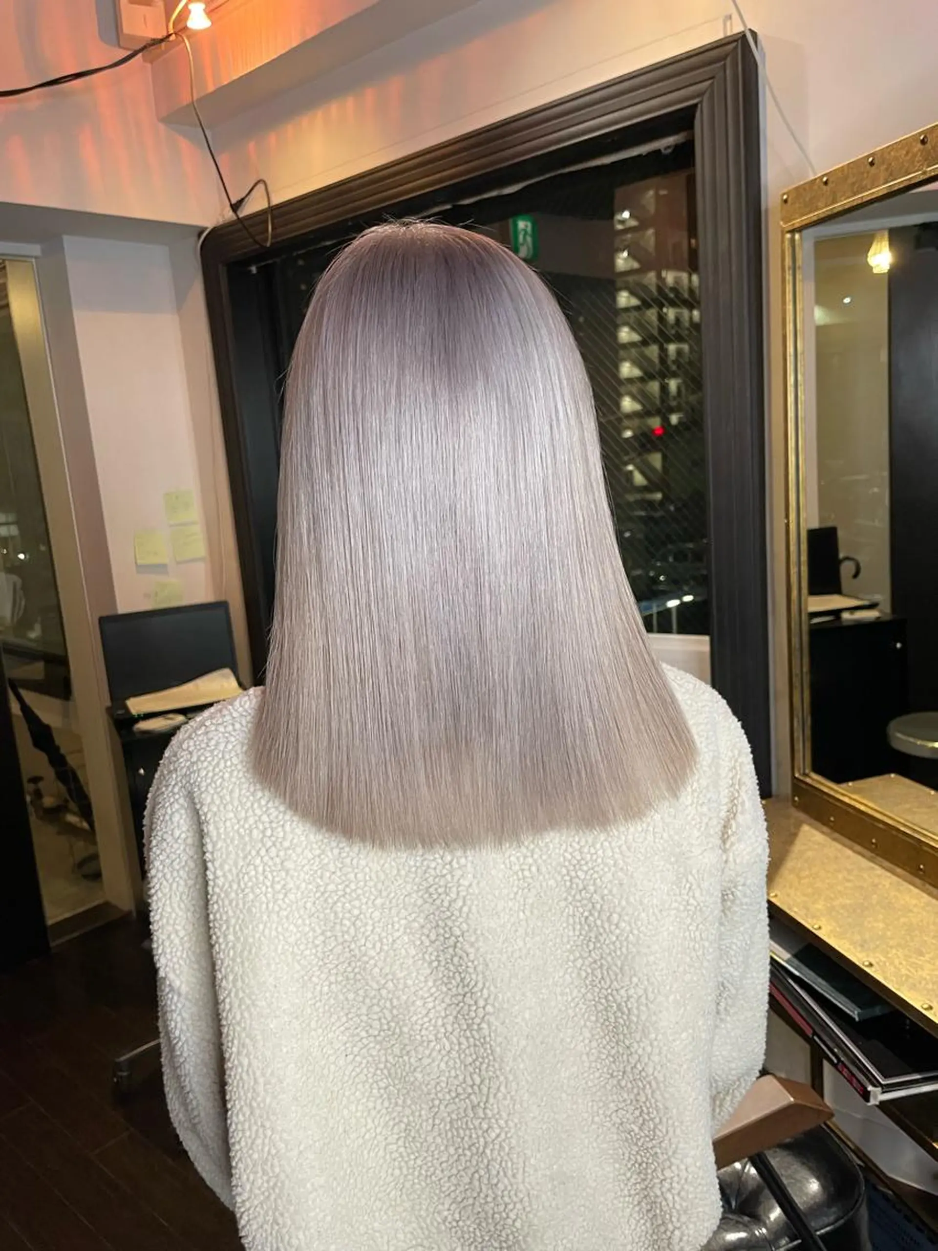 ミディアム カラー アッシュ バレイヤージュ ベージュカラー ブリーチ グラデーションカラー Carpe Diem所属・安田和洋 ブリーチカラー特化のヘアスタイル