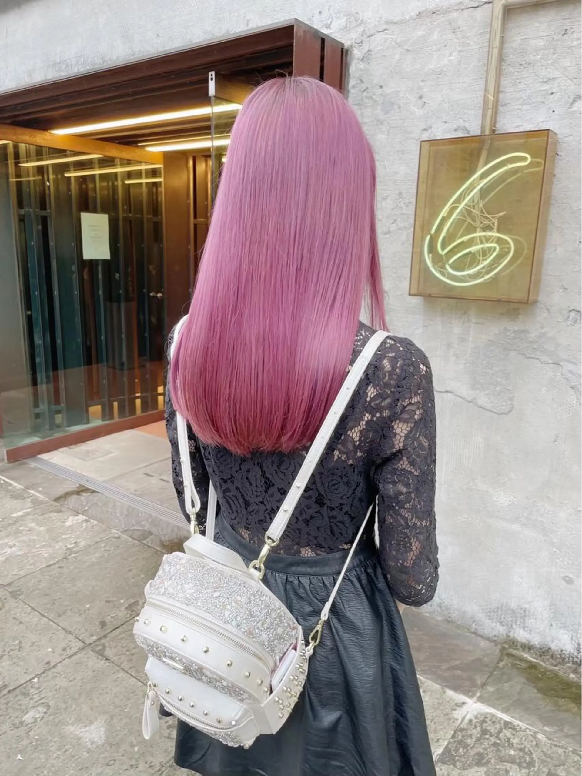 ロング カラー ヘアアレンジ アッシュ アッシュグレー アッシュグレージュ バレイヤージュ ミストバング Bob＆ハイトーン 専門家CHIHIROのヘアスタイル