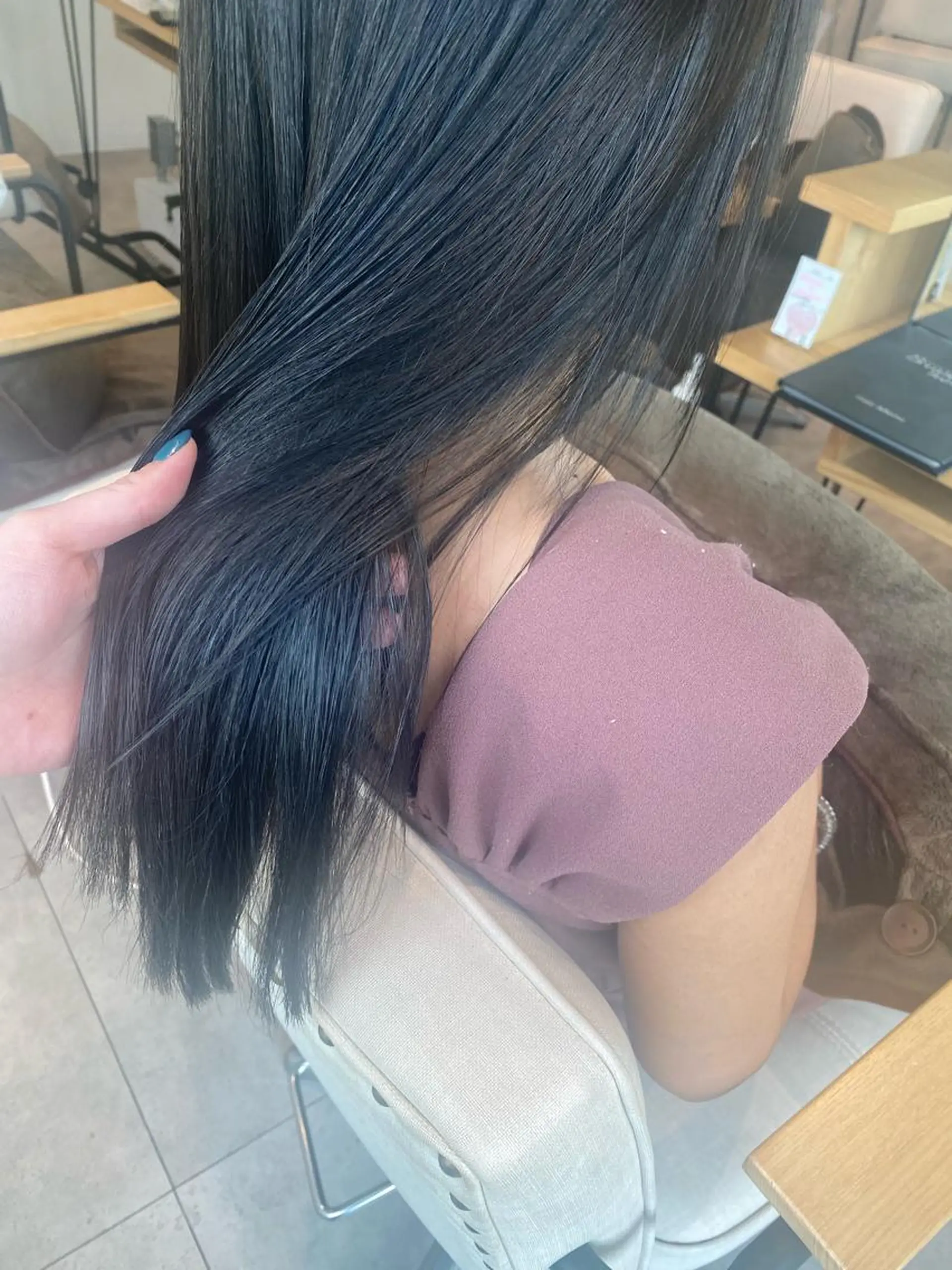 カラー 南上 野々佳のヘアスタイル