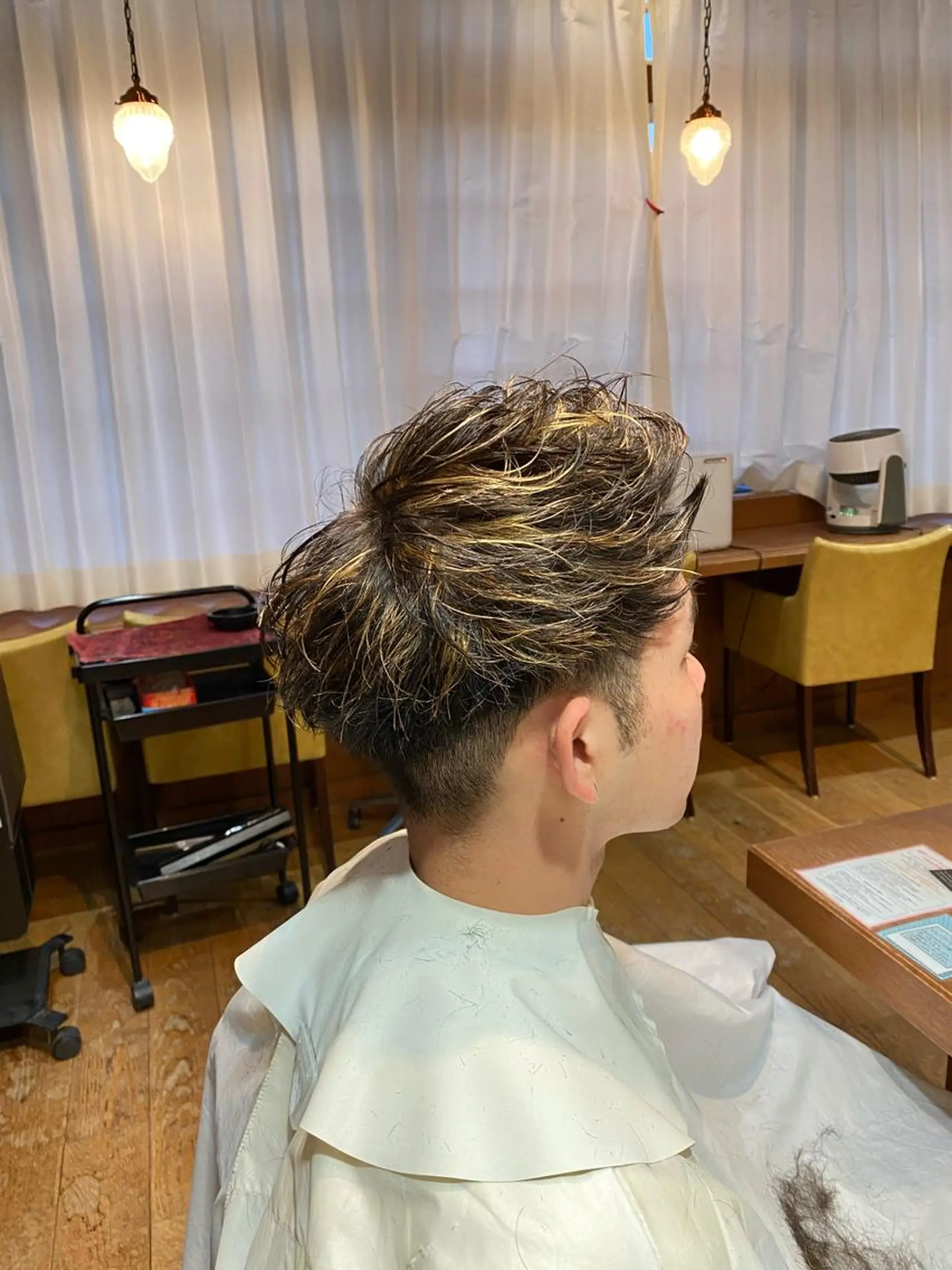カラー メンズ メンズメッシュ メッシュ topstylist 遠山康兵のヘアスタイル
