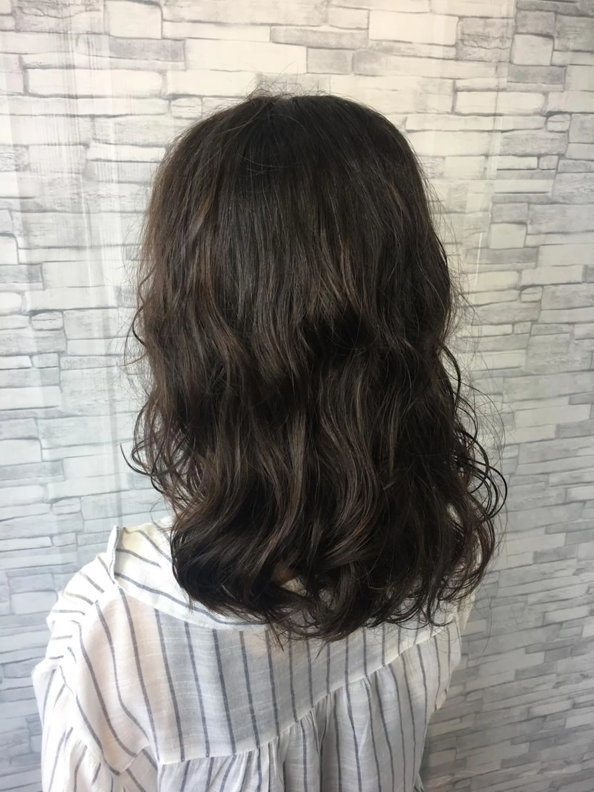パーマ 足立 磨咲のヘアスタイル