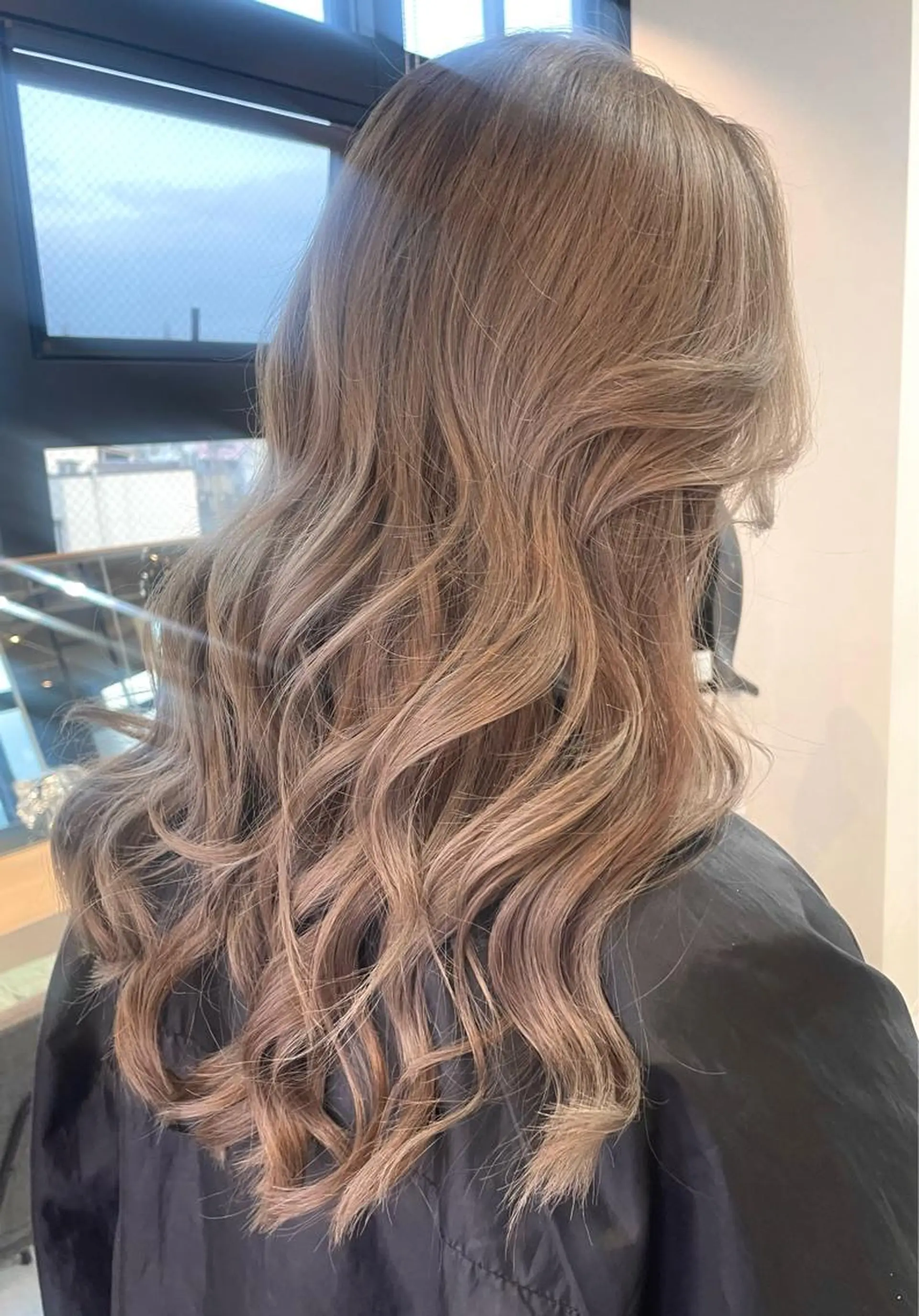 セミロング カラー ヘアカラー Lia所属・皆木 智晴のヘアスタイル