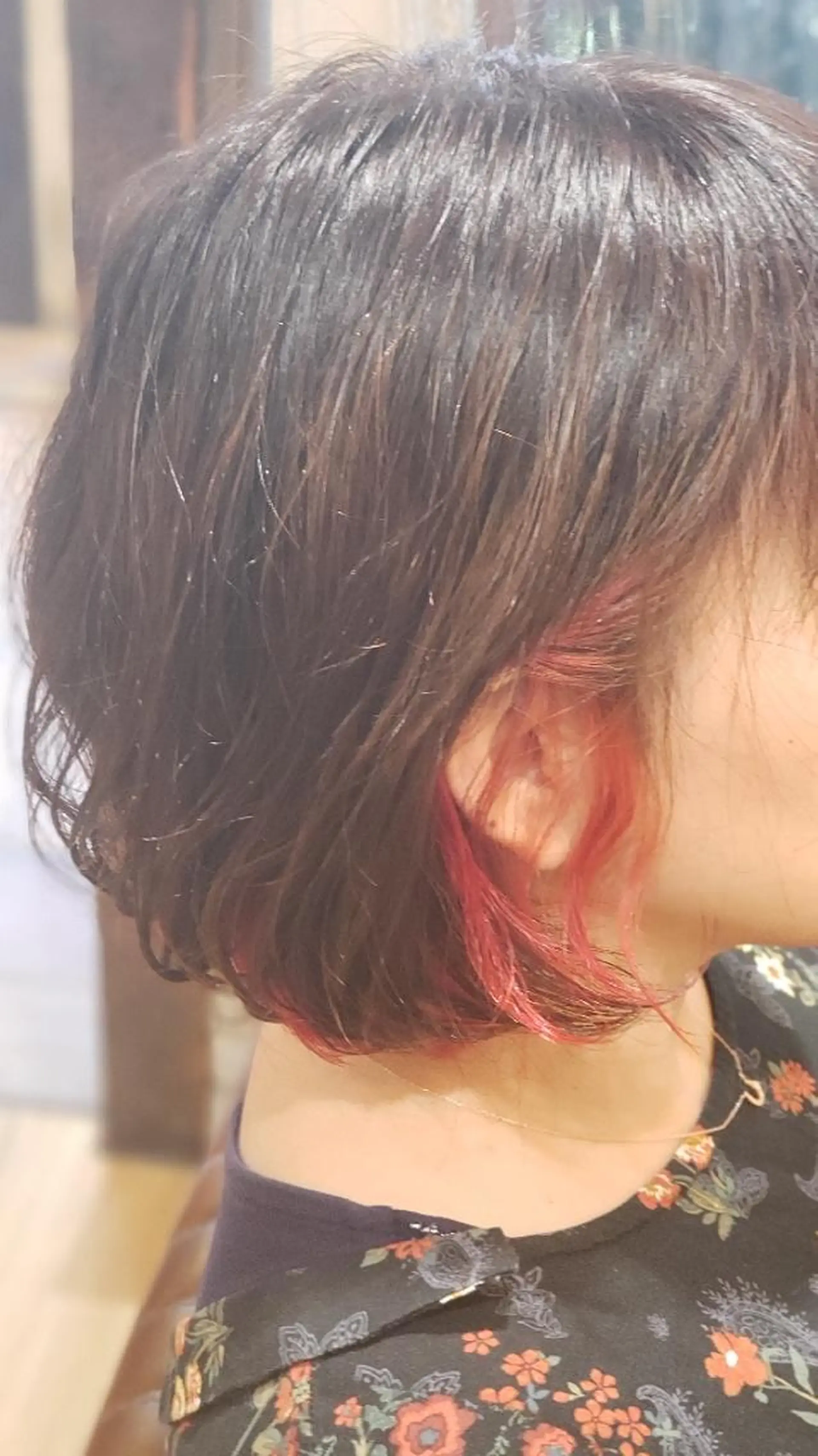 ミディアム カラー インナーカラー ピンクカラー 美容室SAKU  馬橋店所属・槌本 健成のヘアスタイル