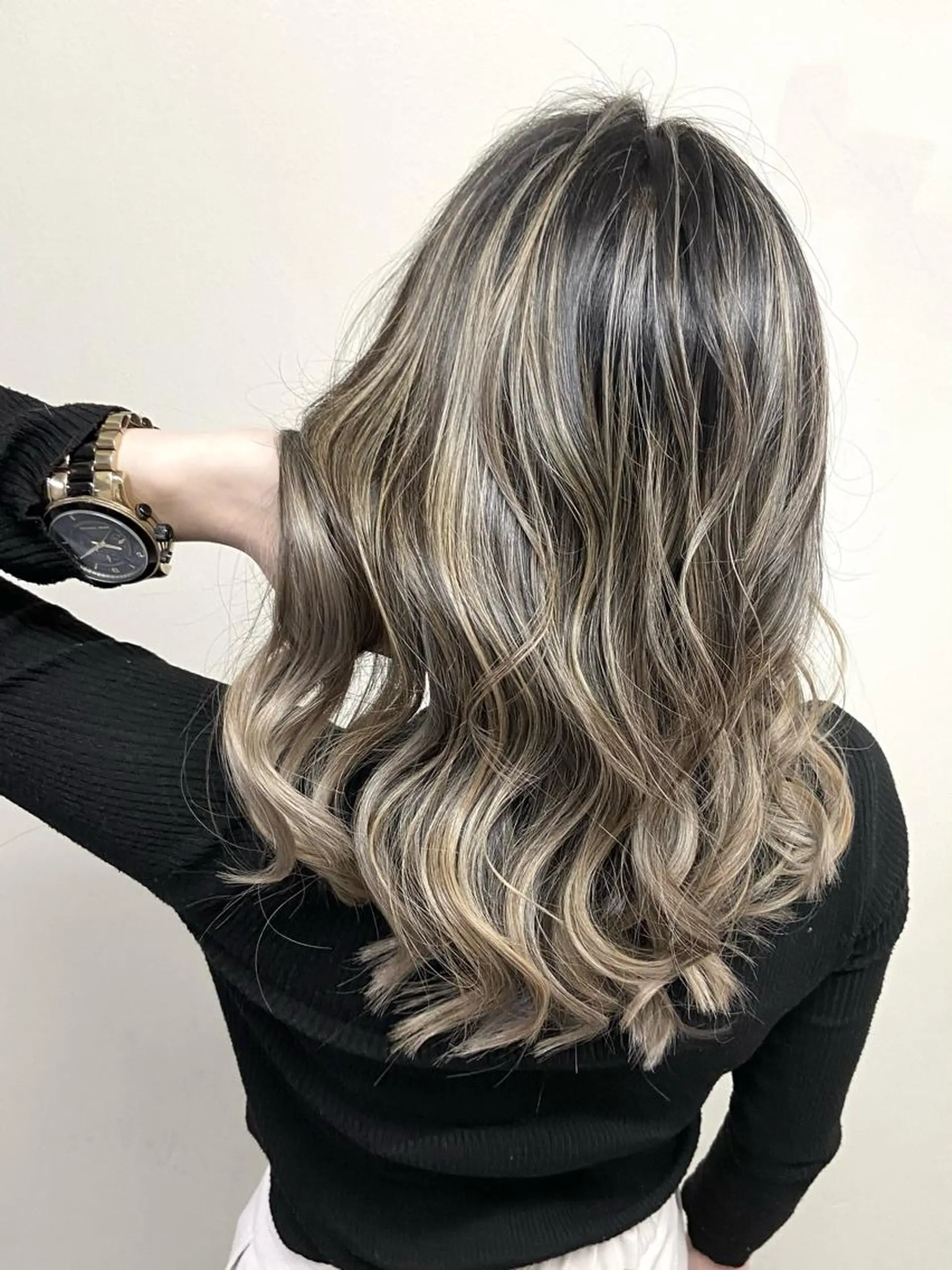 セミロング レイヤーカット ヘアカラー トリートメント 褒められヘアー ERI✨のヘアスタイル