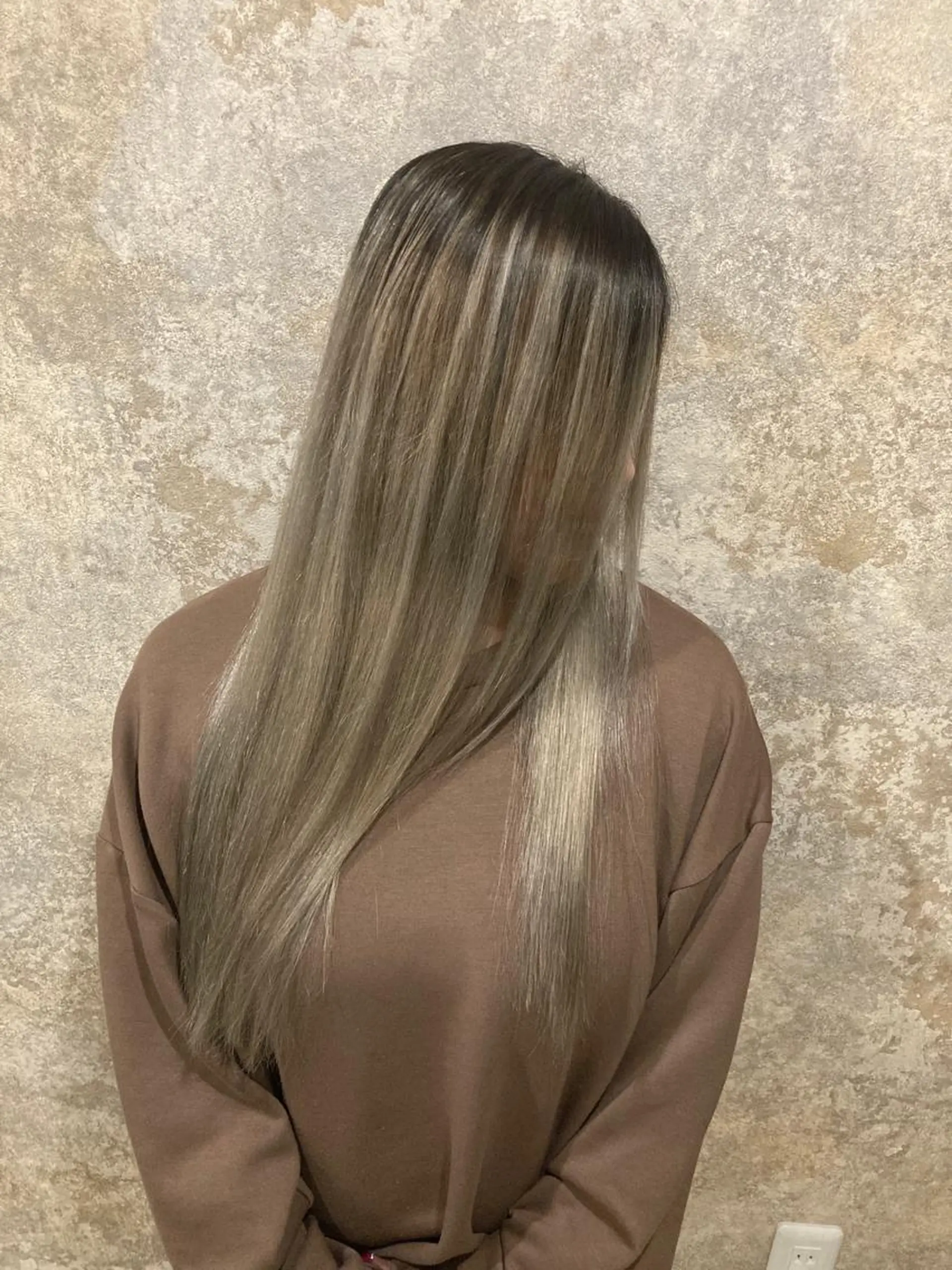 ロング ヘアカラー マテリアル 中央駅店のヘアスタイル