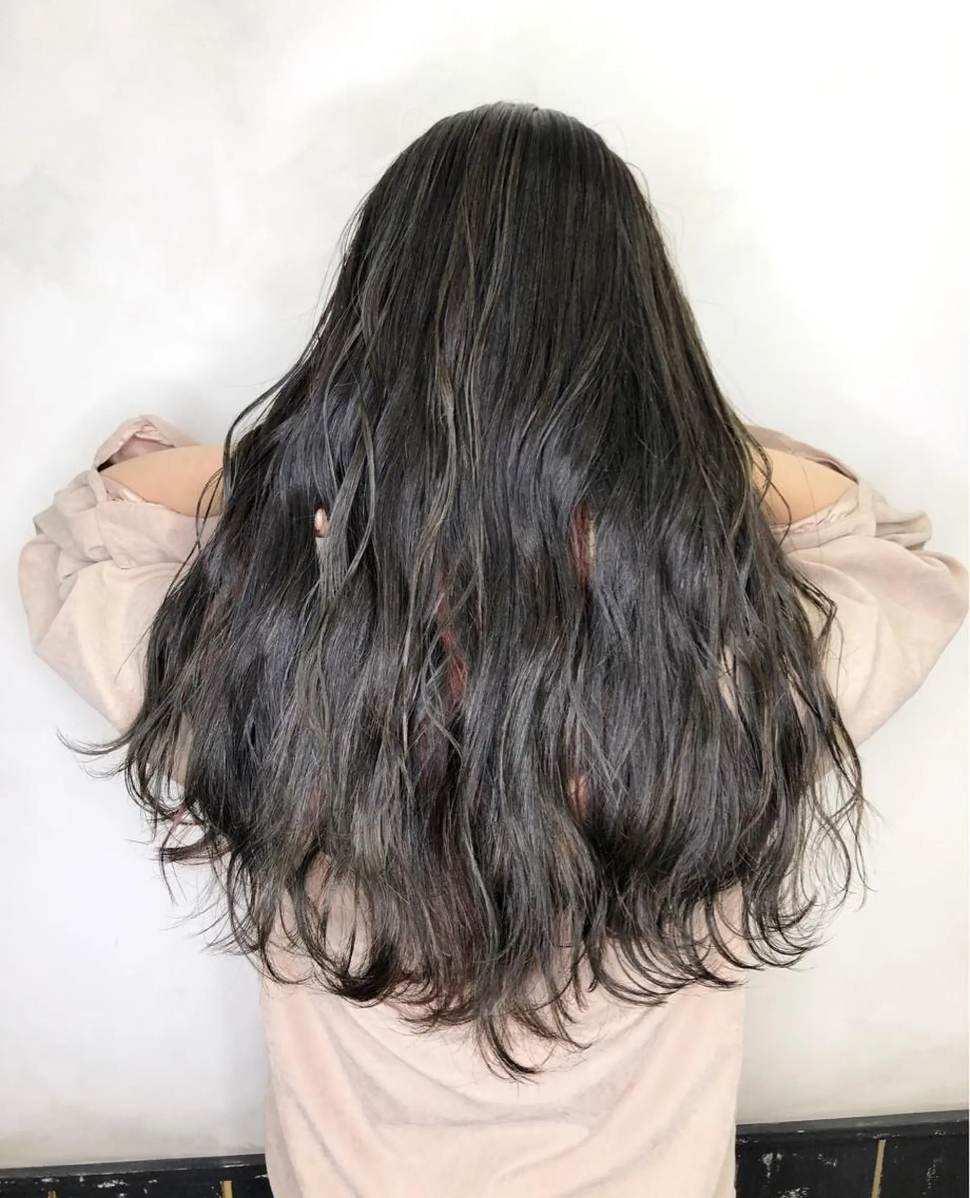 ロング カラー グレージュ インナーカラー レッドカラー カット ヘアカラー トリートメント AUBE HAIRazul吉祥寺所属・髪質改善✨幹細胞✨ ウルツヤ🌈清水　祥のヘアスタイル
