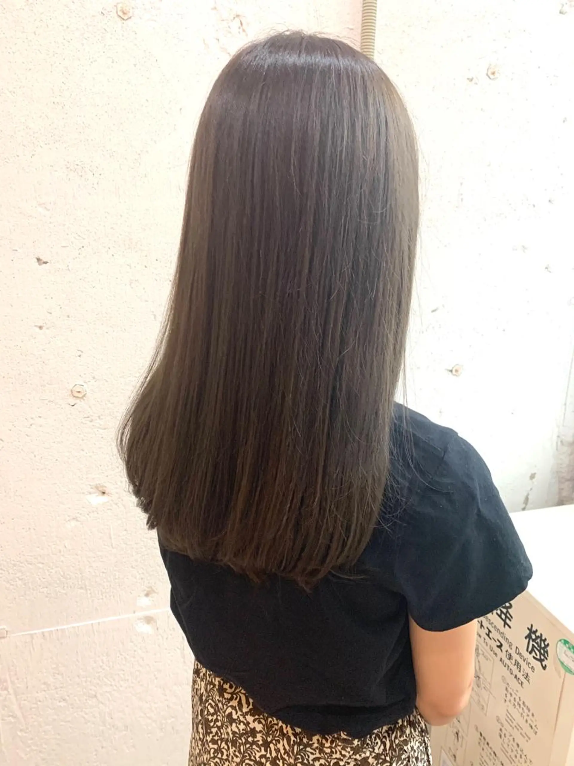 ミディアム カラー イルミナカラー Fuuu《フゥ》所属・シノザキ シンゴのヘアスタイル
