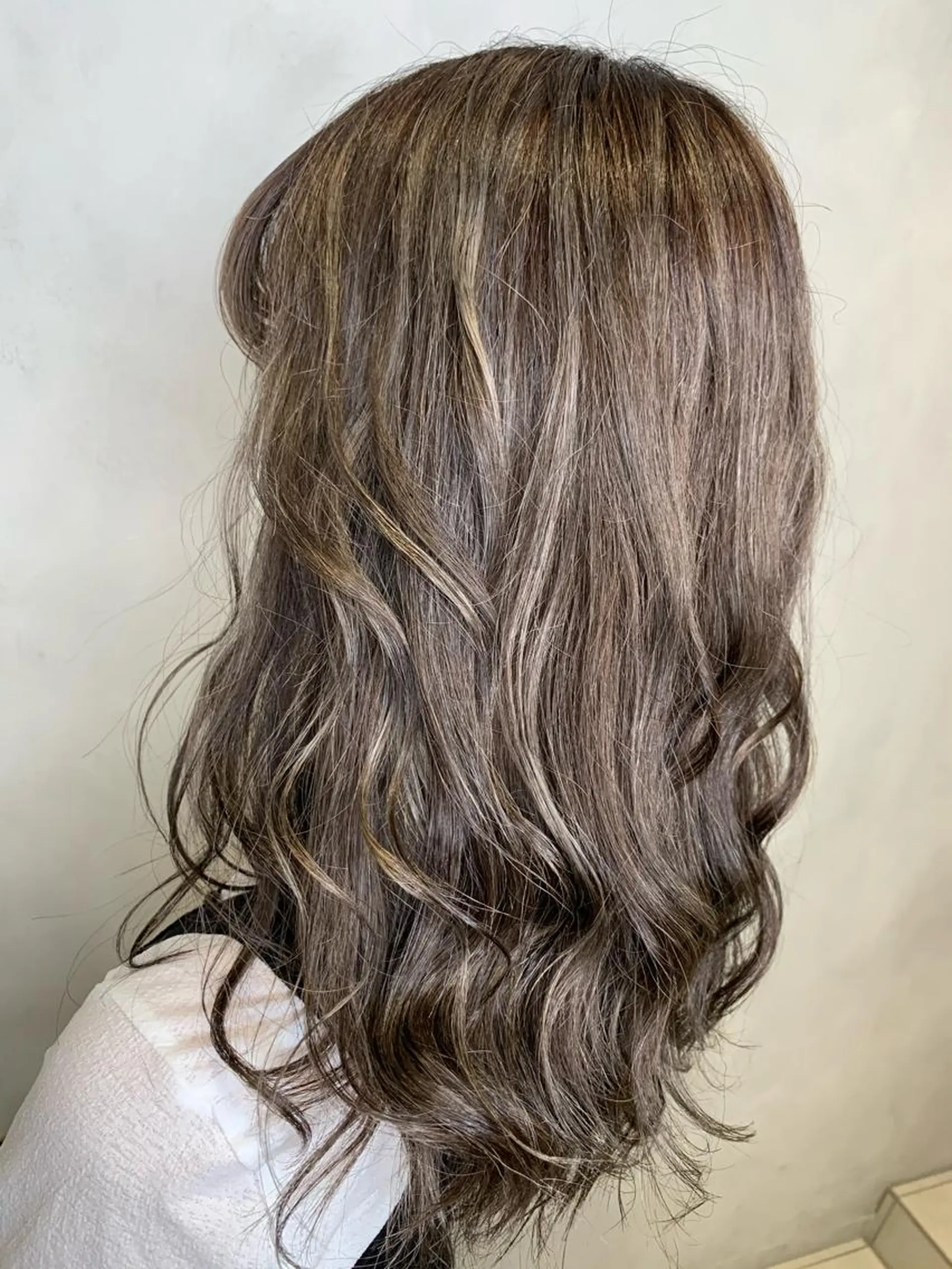 セミロング カラー 吹田 駿 髪質改善縮毛矯正のヘアスタイル