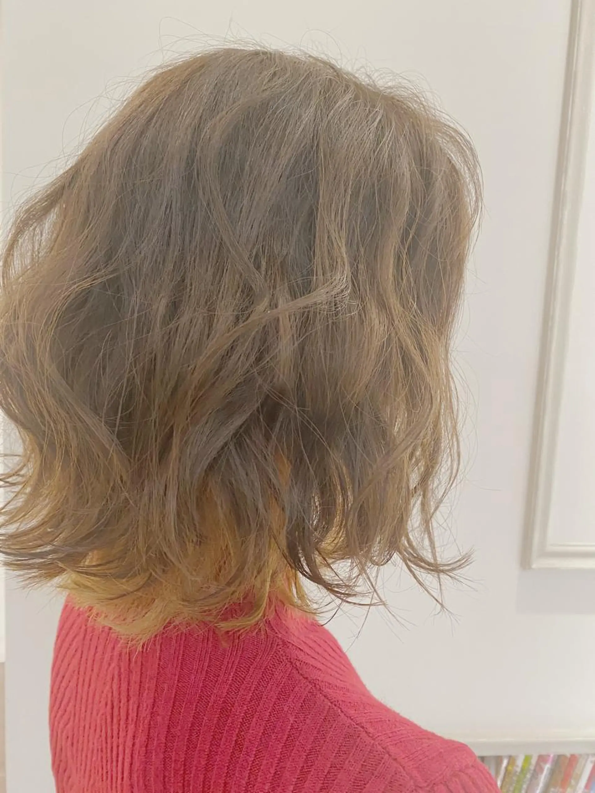 ミディアム カラー インナーカラー ボブ 川越 輝梨奈のヘアスタイル