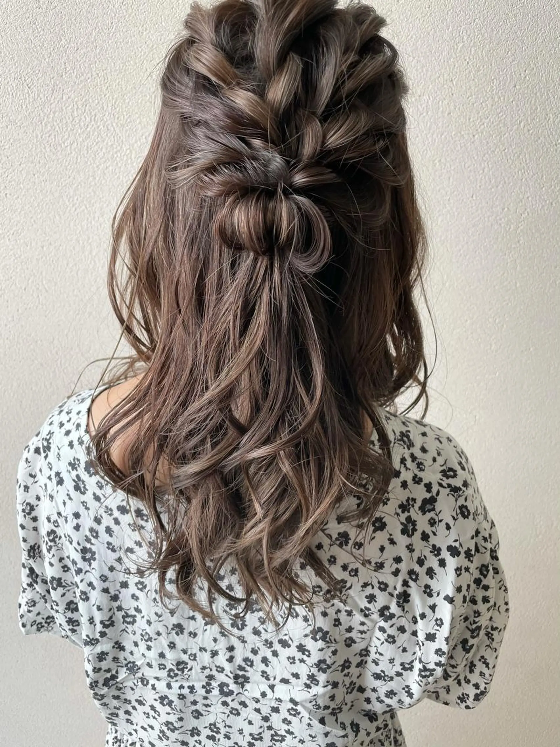 セミロング ヘアアレンジ ハーフアップ ヘアセット 沢田 瞳のヘアスタイル