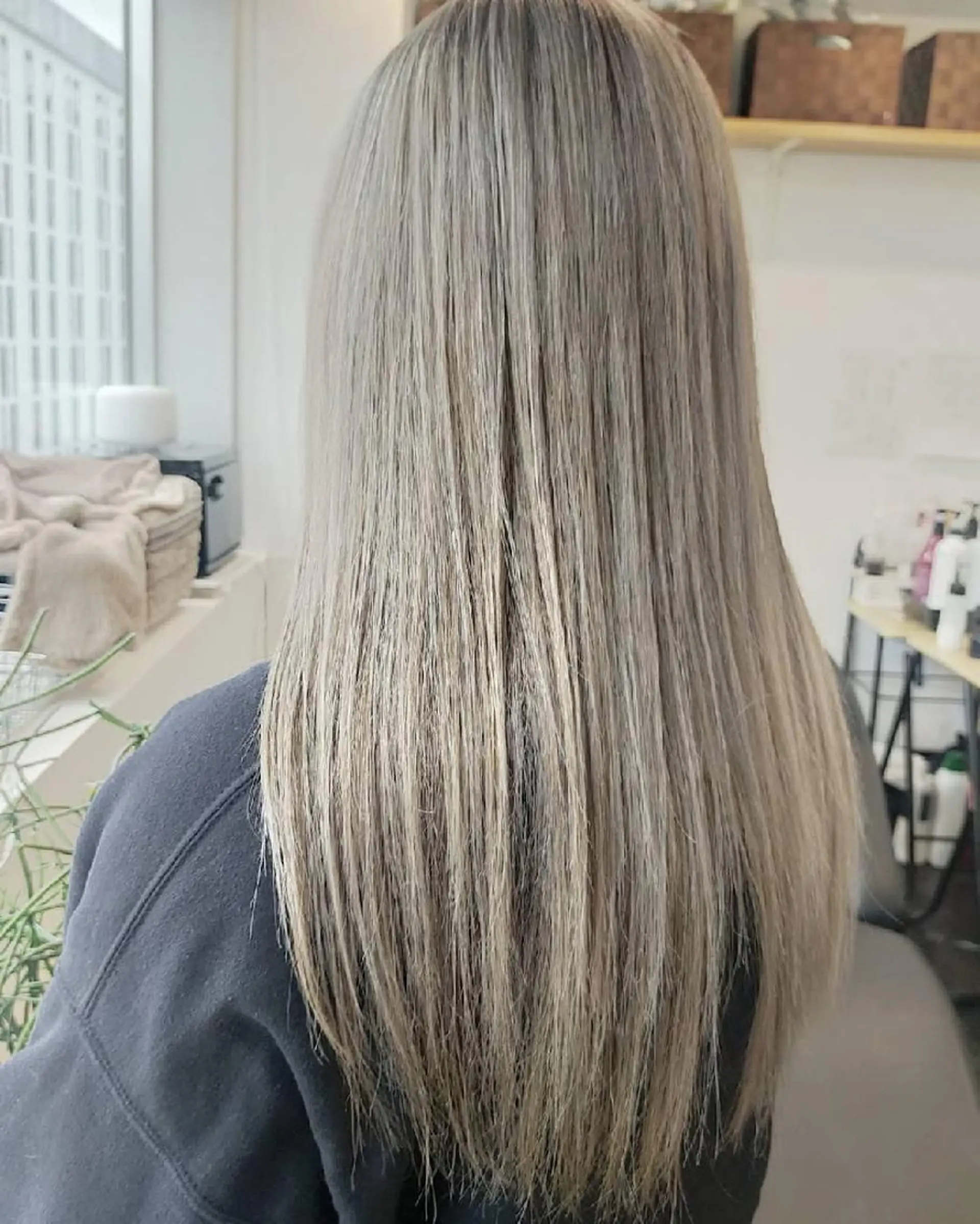 ロング カラー ブロンド ホワイトブロンド ヘアカラー JIL BLAN 京都所属・RU RIのヘアスタイル