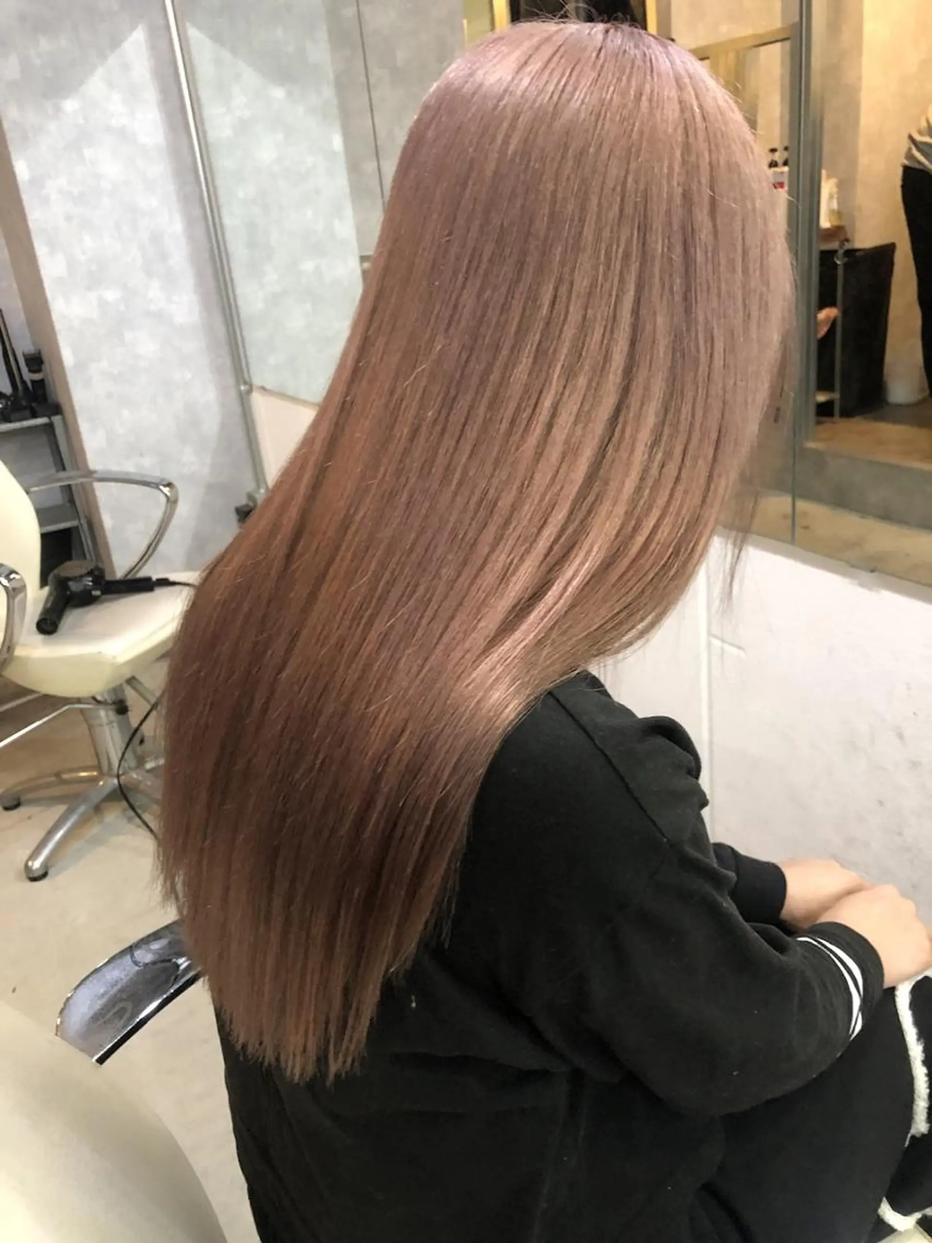 セミロング カラー カット ヘアカラー トリートメント H西梅田所属・カラー専門H西梅田 tagaのヘアスタイル