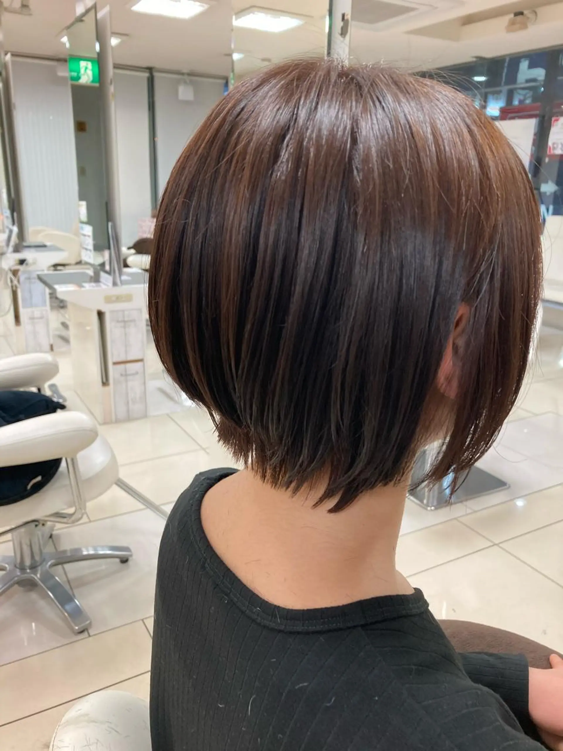 ショート 前下がりボブ ボブ 暖色系カラー❤️櫻井 亜美のヘアスタイル