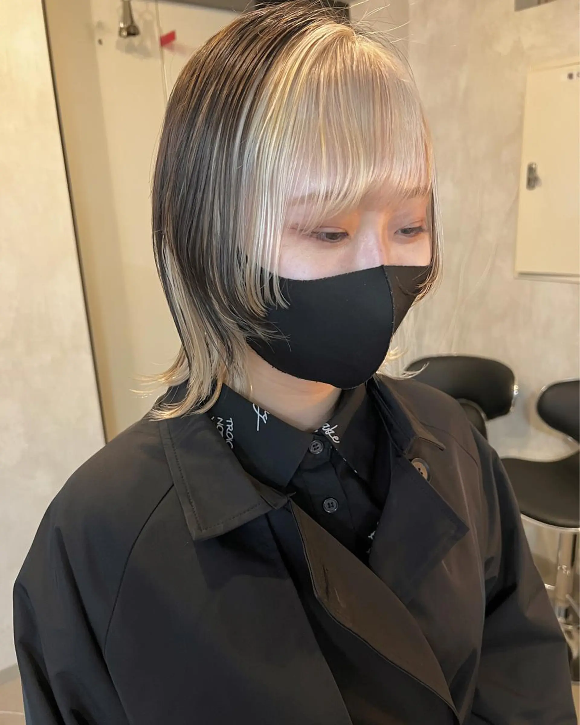 ミディアム ブリーチ/ウルフ ハッシュカット/石山のヘアスタイル