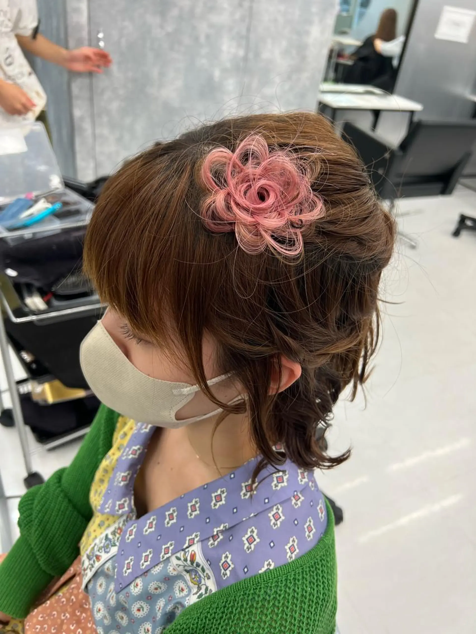 セミロング ヘアアレンジ 👑高評価多数エク ステ×ハイトーン唯澄のヘアスタイル