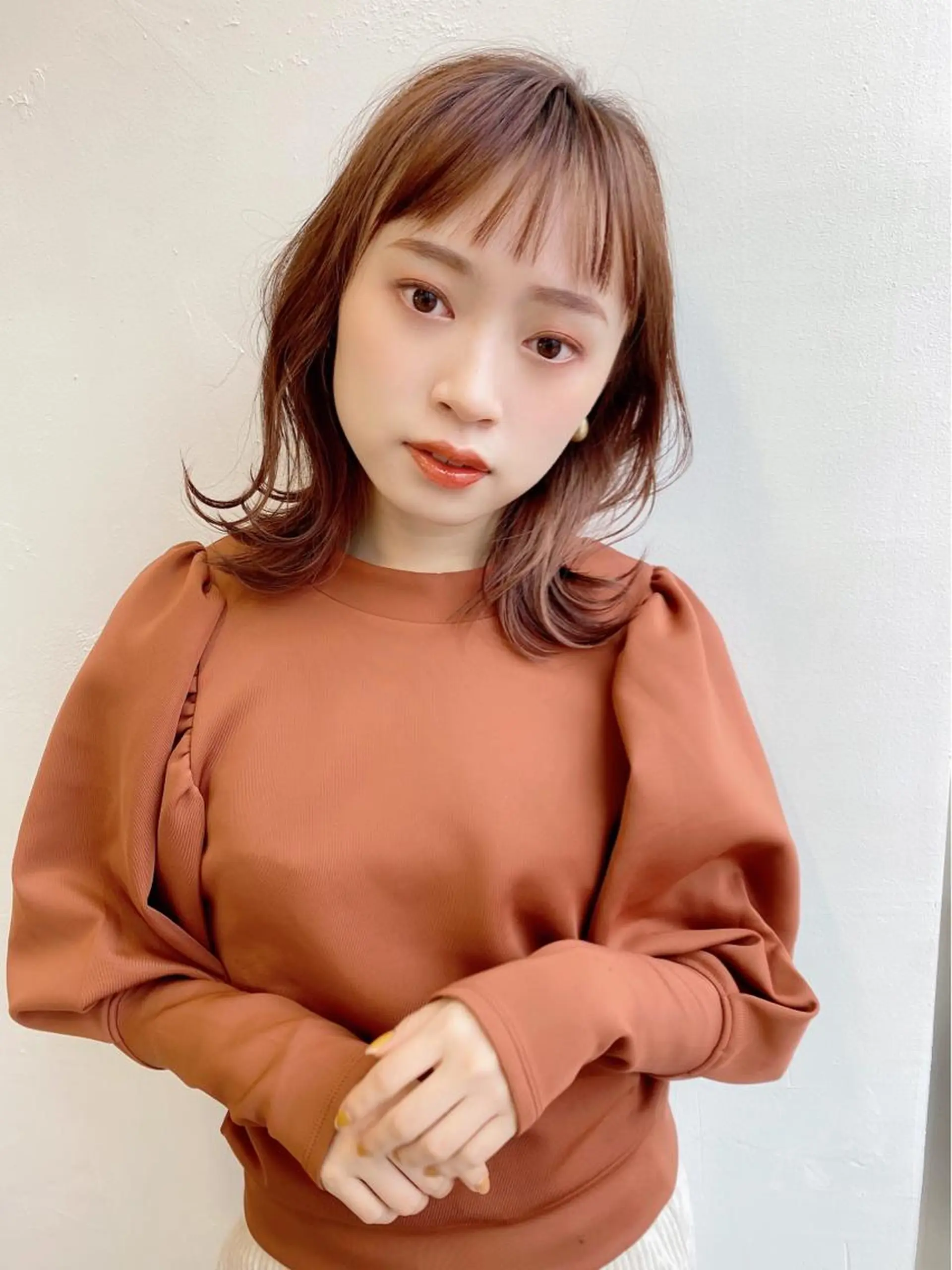 ミディアム くびれヘア くびれレイヤー レイヤーカット 鎌倉 彩のヘアスタイル