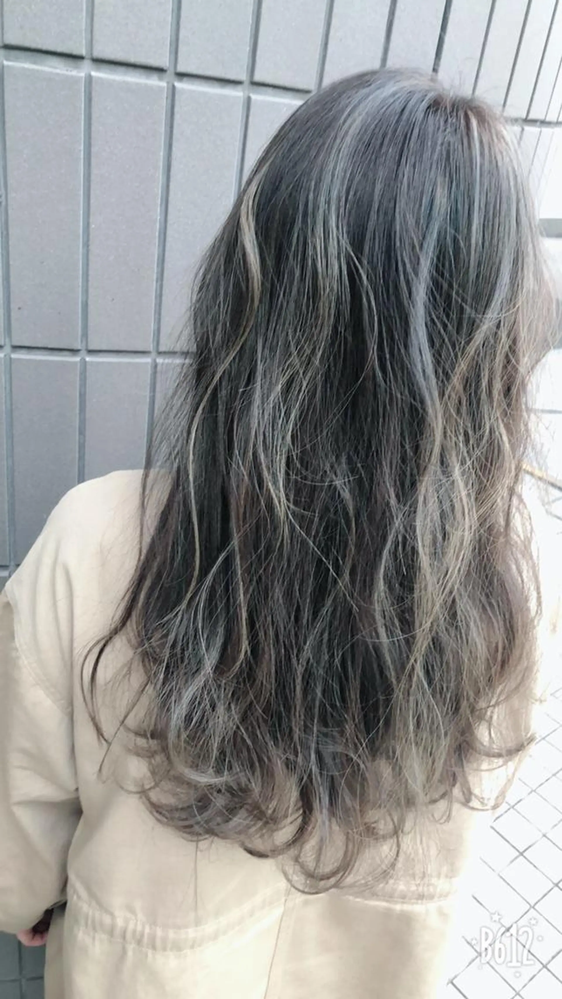 ロング カラー ヘアアレンジ グレージュ TAKA 髪質改善のヘアスタイル