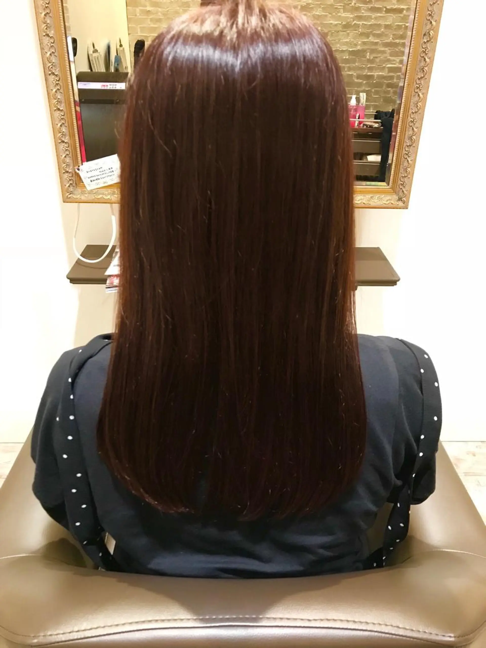 ロング カラー レッドカラー 伊藤 康乃のヘアスタイル