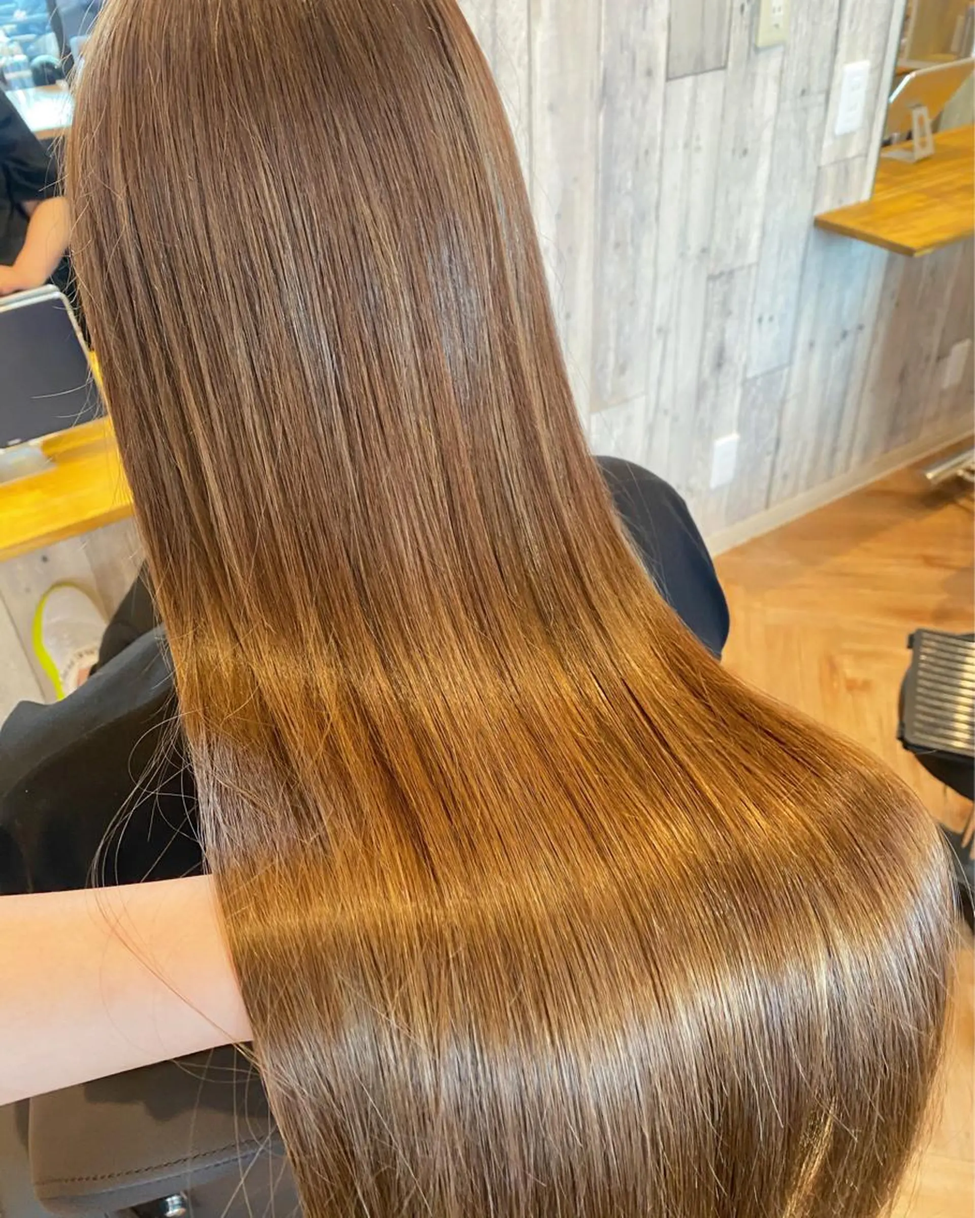 ロング カラー 韓国ヘア顔周りカット 艶髪ベージュtamaのヘアスタイル