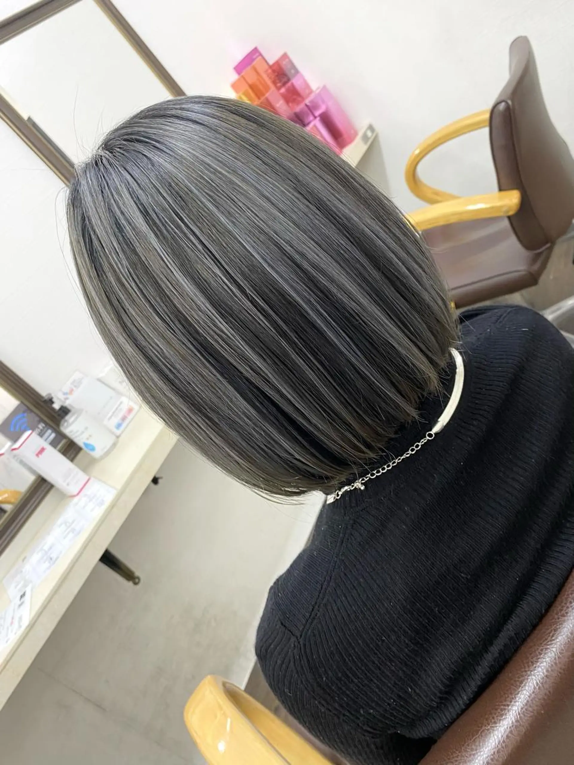 ショート カラー バレイヤージュ ブリーチ 透明感カラー ハイトーンカラー レイヤーカット XELVE所属・髪質改善♠️ KENTAROのヘアスタイル