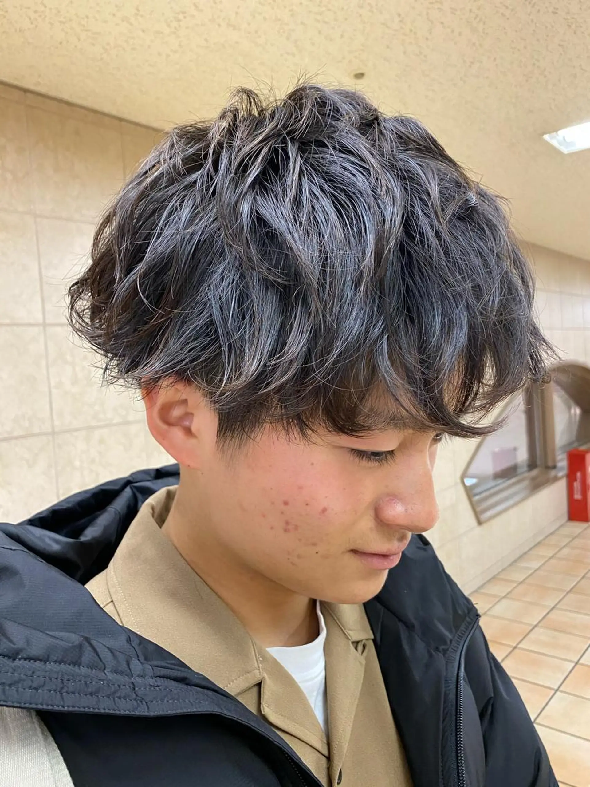 ショート パーマ メンズ メンズパーマ 外ハネヘア 菅村 勇亮のヘアスタイル