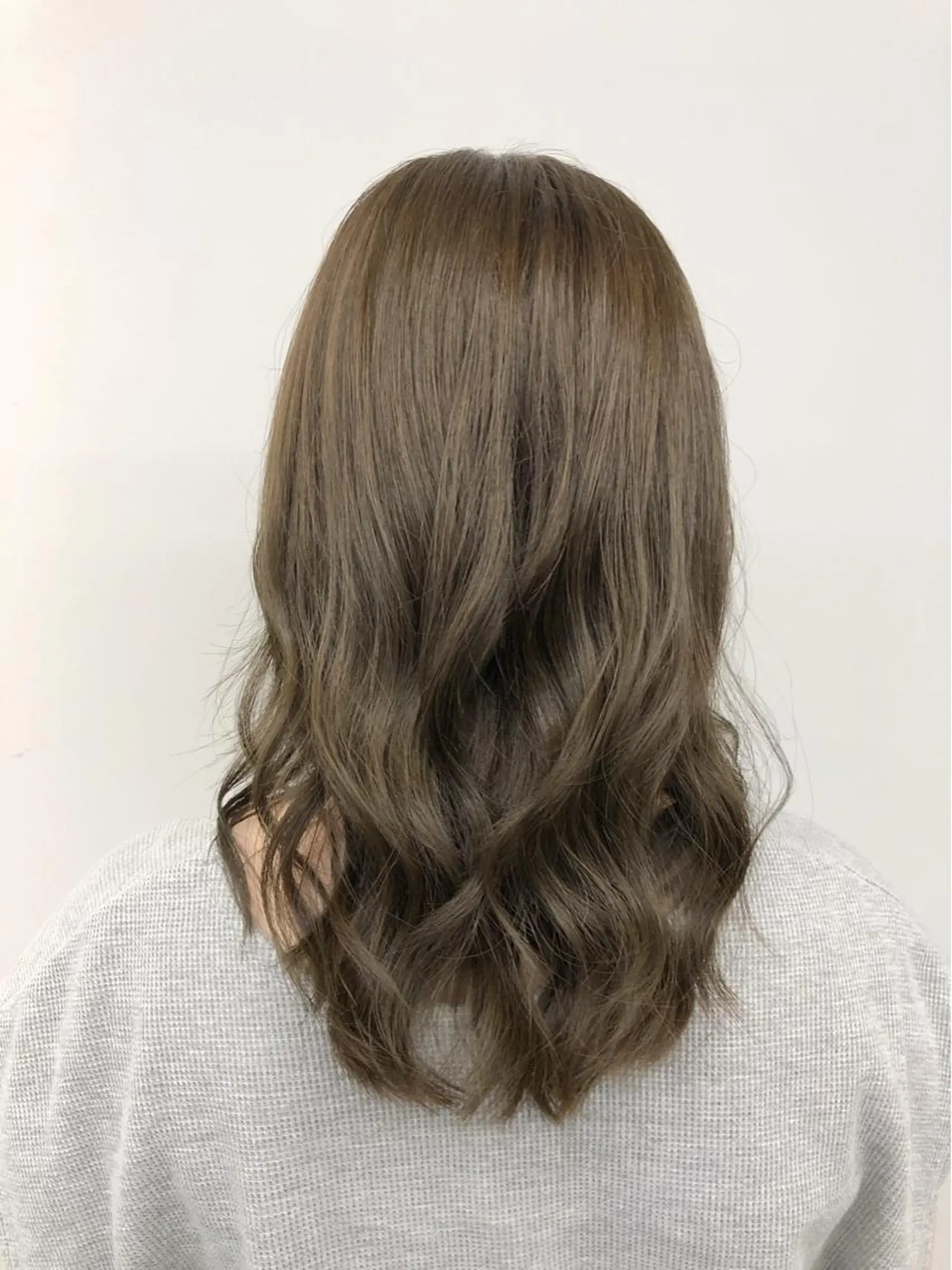 ミディアム カラー グレージュ 代表　YUKI ☆のヘアスタイル
