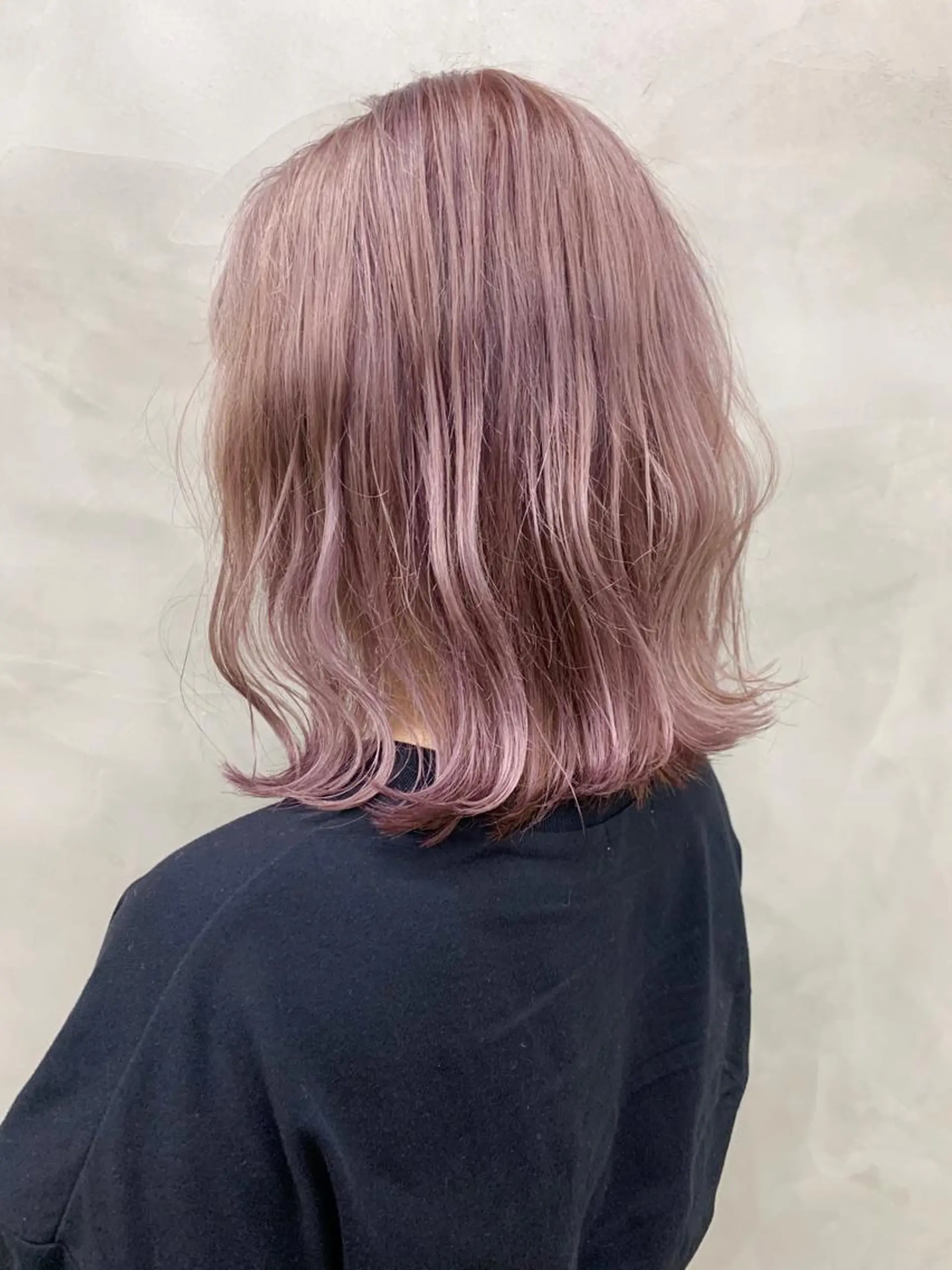 ミディアム カラー ブームボックス所属・🐝ハイトーンカラー hachi🐝のヘアスタイル