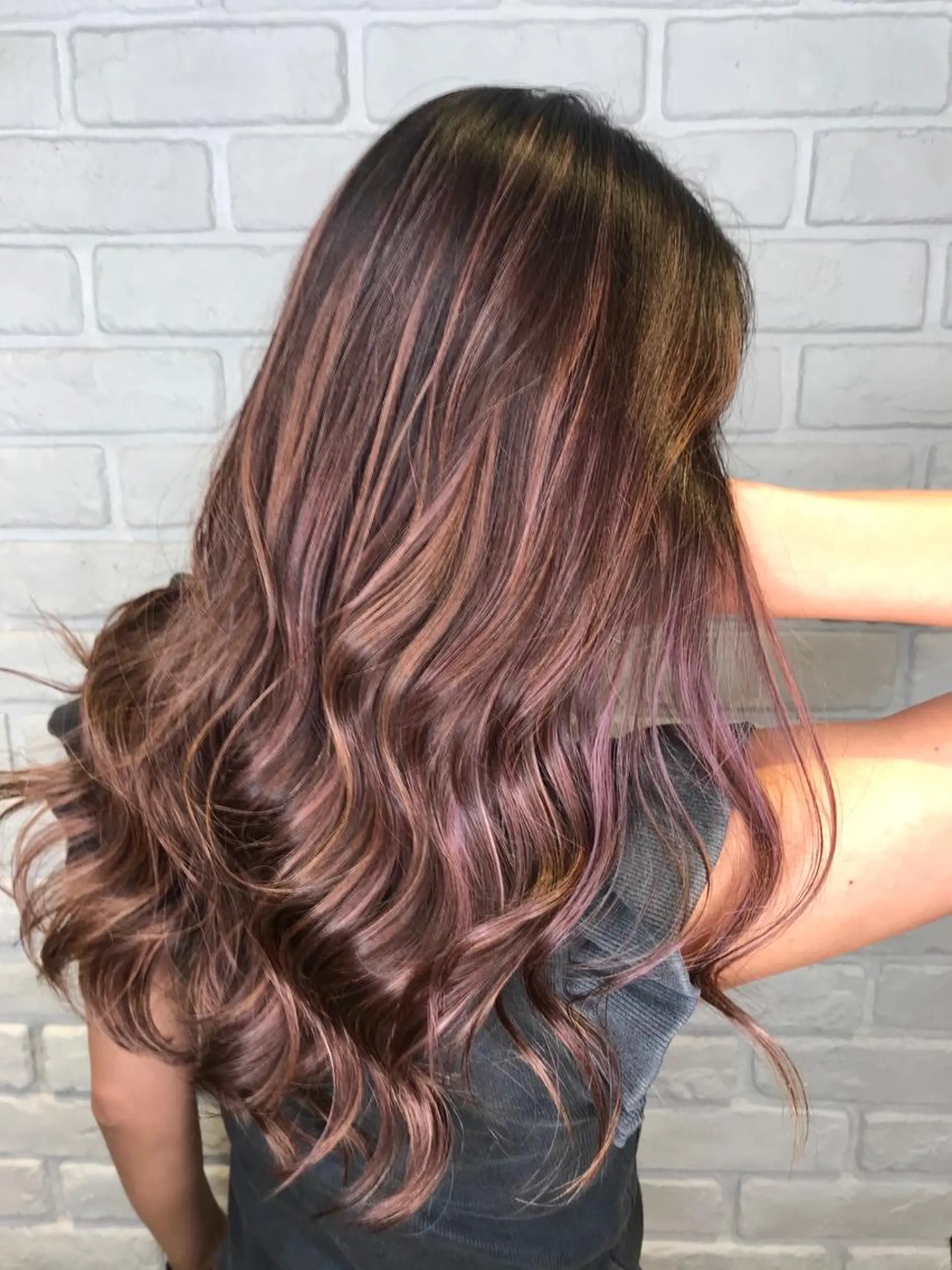 セミロング カラー ハイライトカラー ハイライト 森本 笑のヘアスタイル