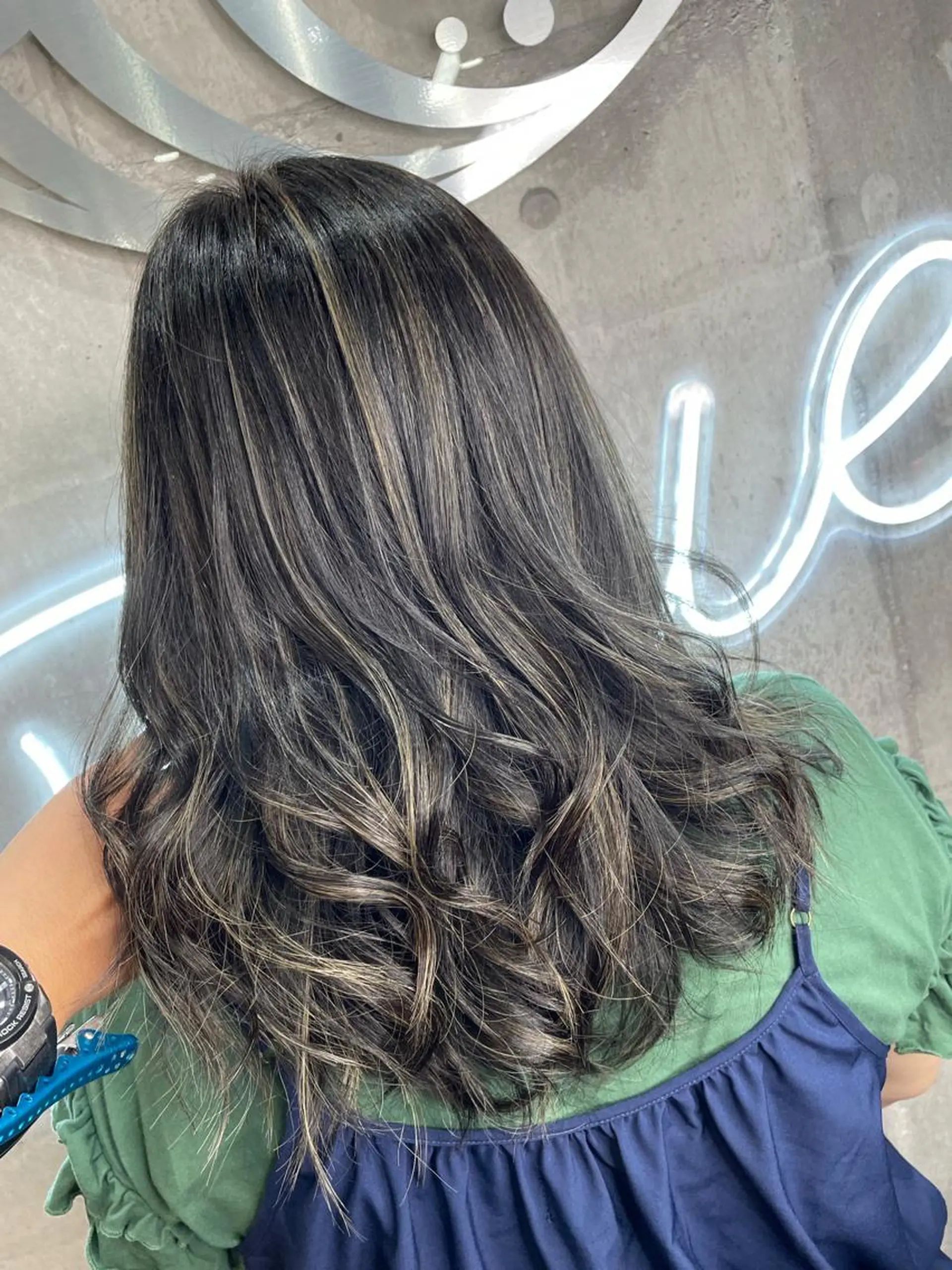 ロング カラー パーマ ヘアアレンジ メンズ キッズ ネイル マツエク・マツパ アイブロウ シールエクステ メンズバレイヤージュ メンズハイライト メンズインナーカラー メンズ韓国風 ヘアカラー 🧸レイヤー/韓国/ 艶髪/ひなたまる🧸のヘアスタイル