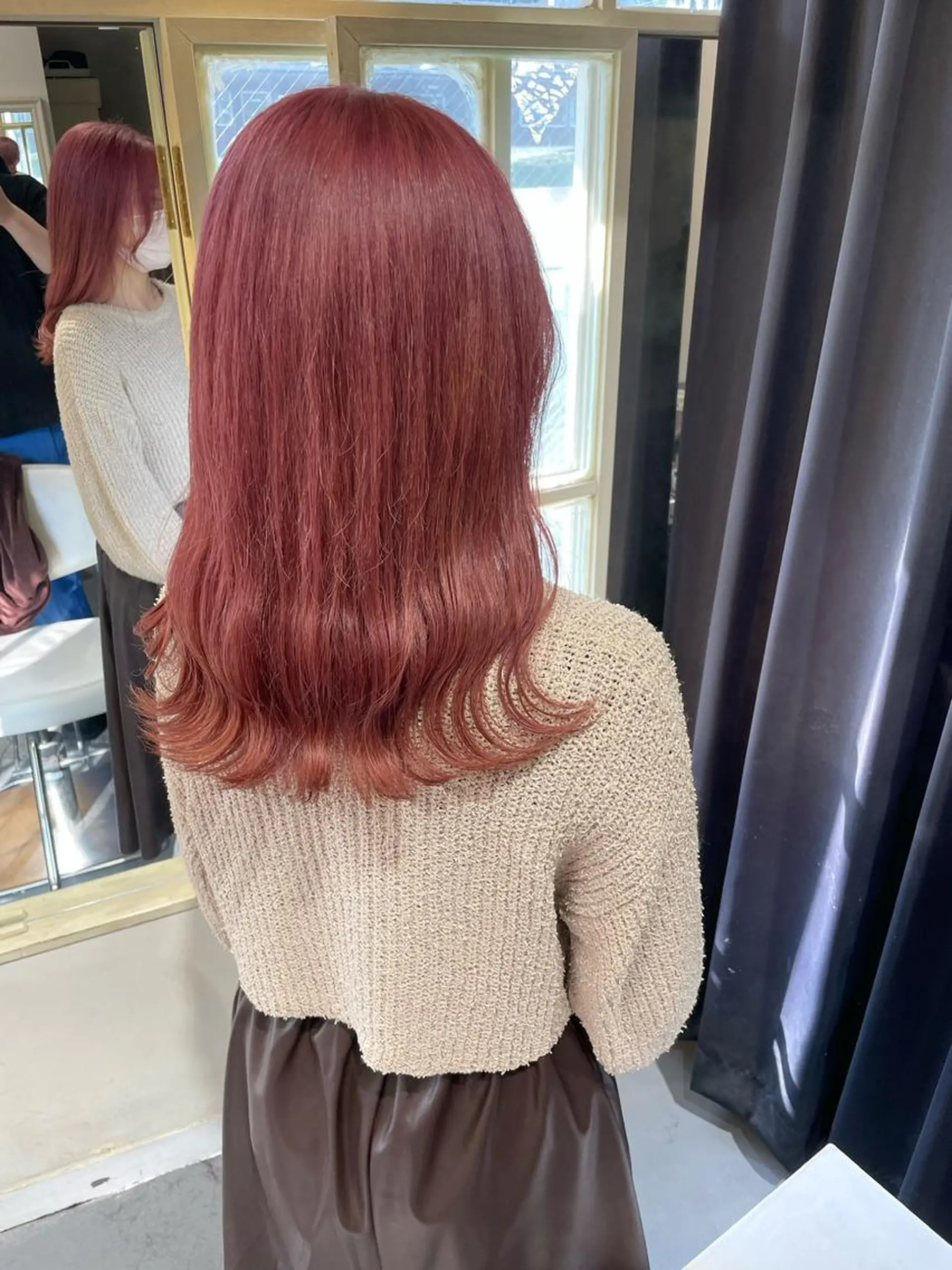 セミロング カラー ヘアカラー ぱつっとボブ 古家 佑真のヘアスタイル
