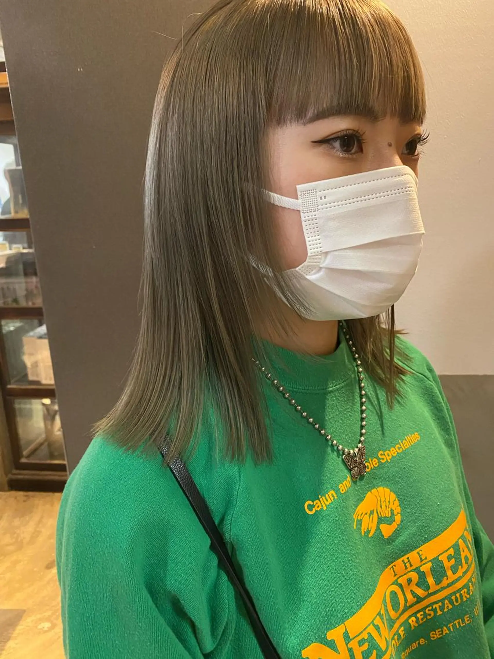 セミロング カラー ベージュカラー オリーブベージュ 顔まわりレイヤー レイヤーカット カット ヘアカラー Pia hair Design Yakuin所属・Pia ツボイ ケイタのヘアスタイル