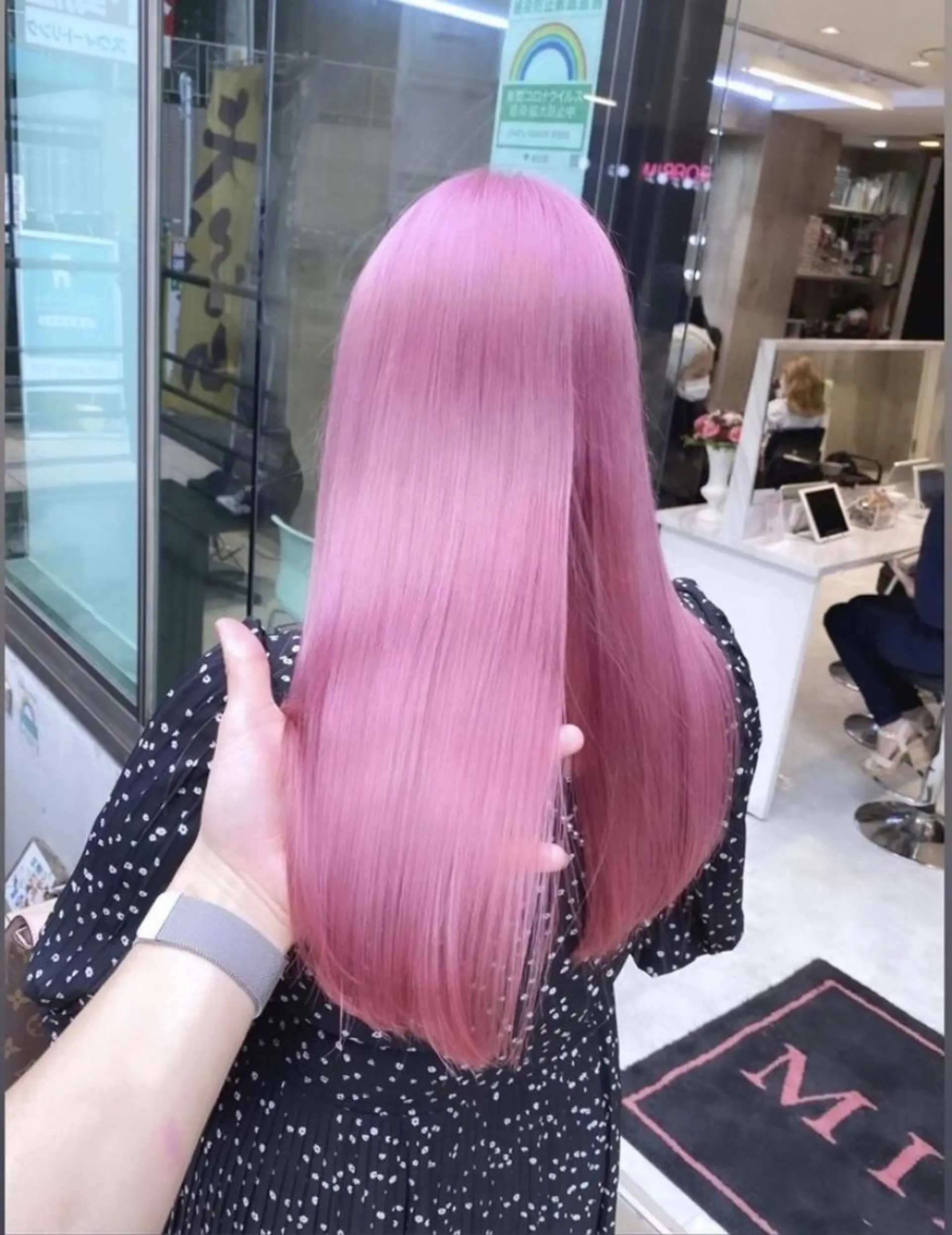 ロング アッシュ アッシュグレー アッシュグレージュ ミストバング ピンクブラウン ハイトーン×エクステ 💞くるみのヘアスタイル