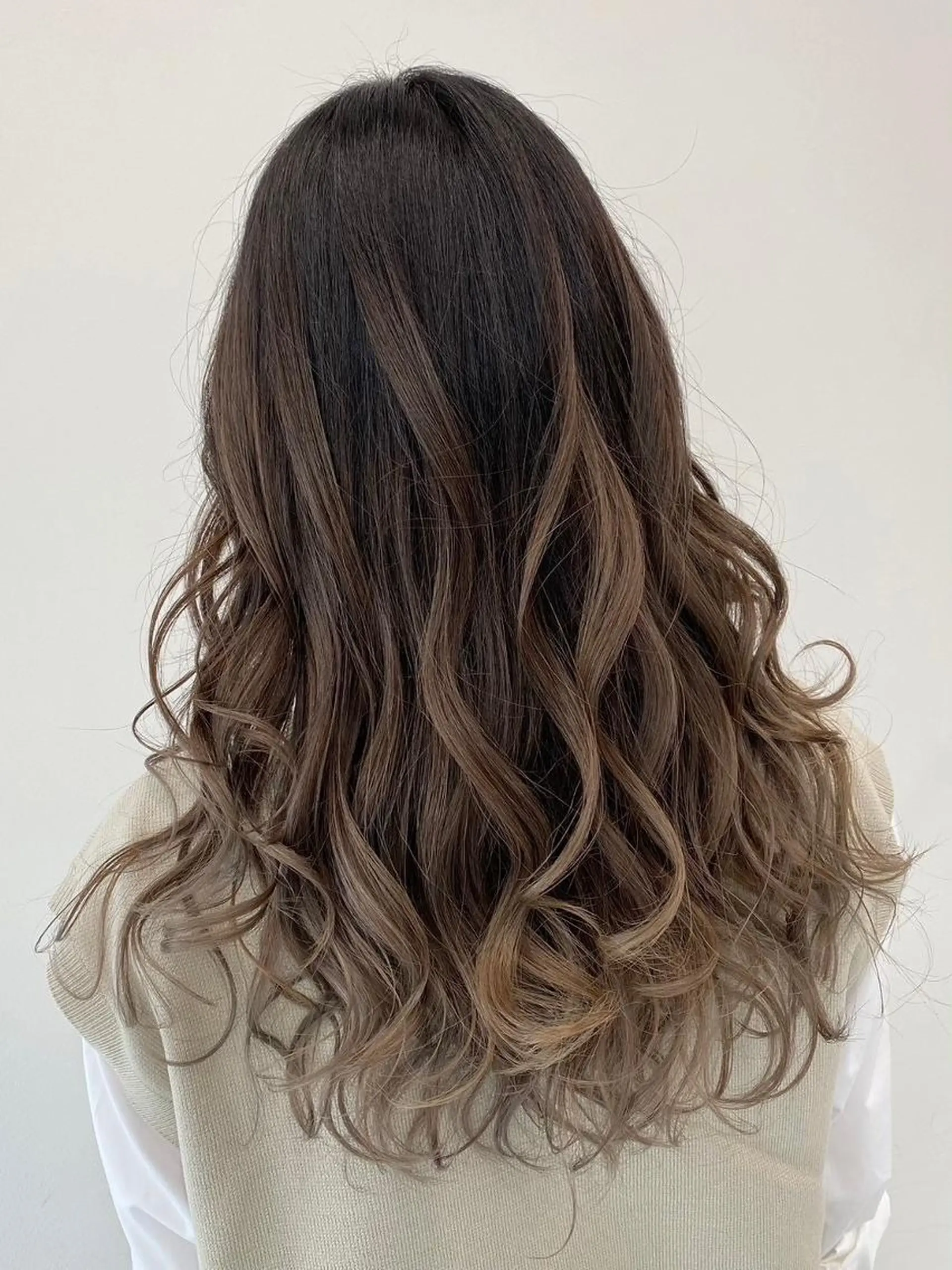 ロング ハイライト カット ヘアカラー 【公式】amble luxe 中野のヘアスタイル