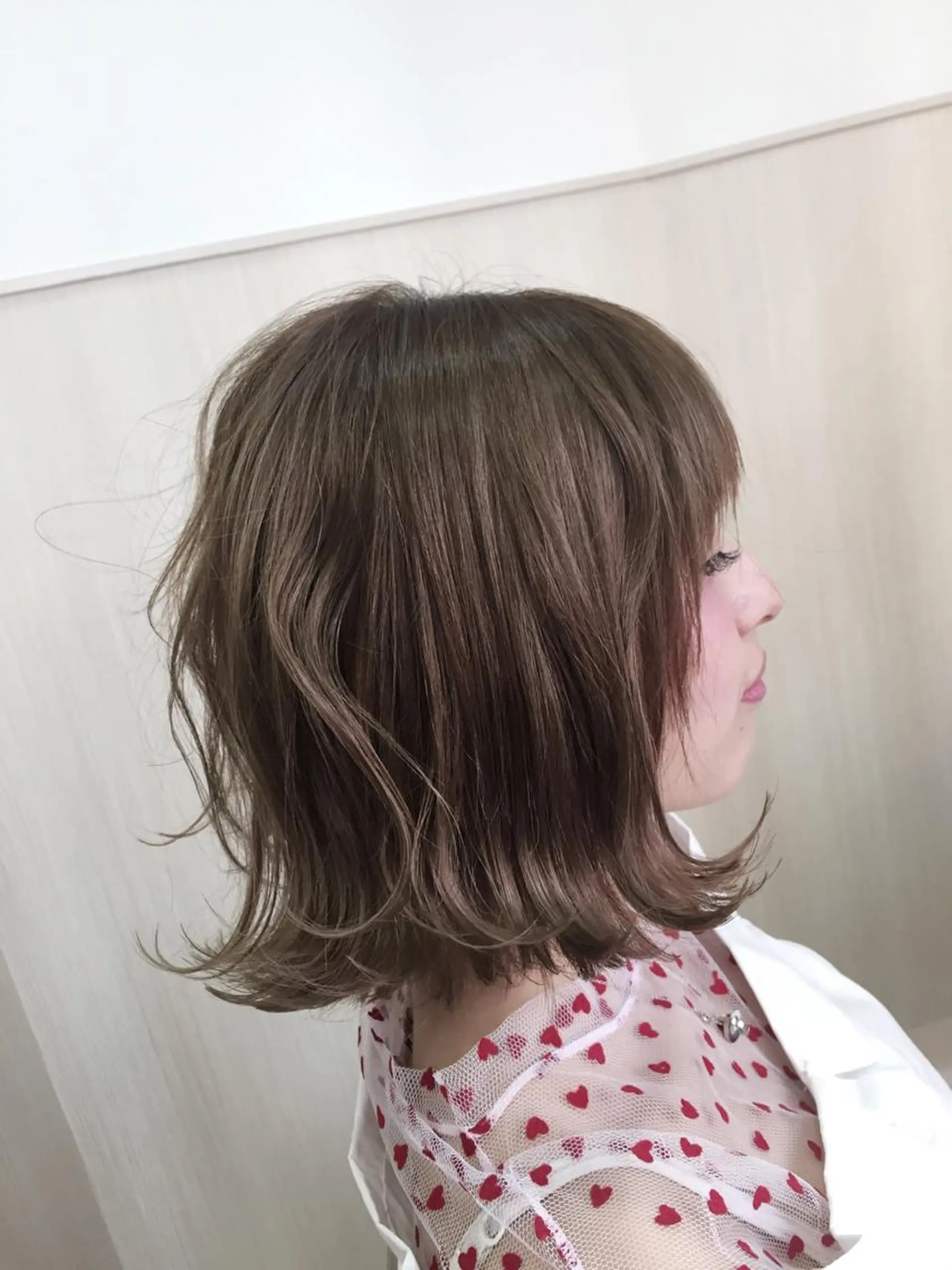 ショート カラー 外ハネヘア カット パーマ トリートメント 吉岡 三四朗のヘアスタイル