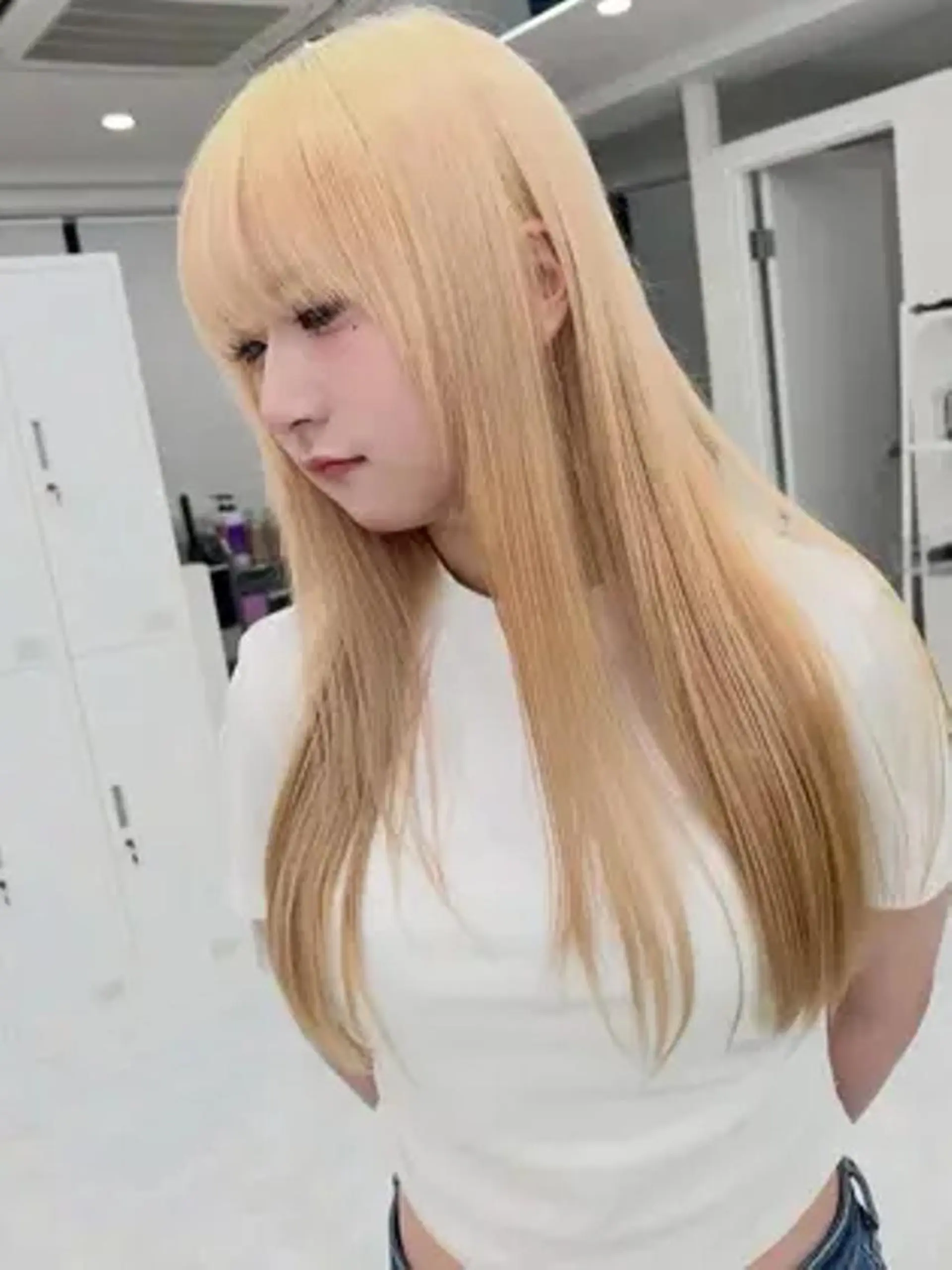 ロング カラー アディクシーカラー アッシュ バレイヤージュ ベージュカラー ブルーカラー 女性専用サロン梅田 髪質改善カラーakiのヘアスタイル