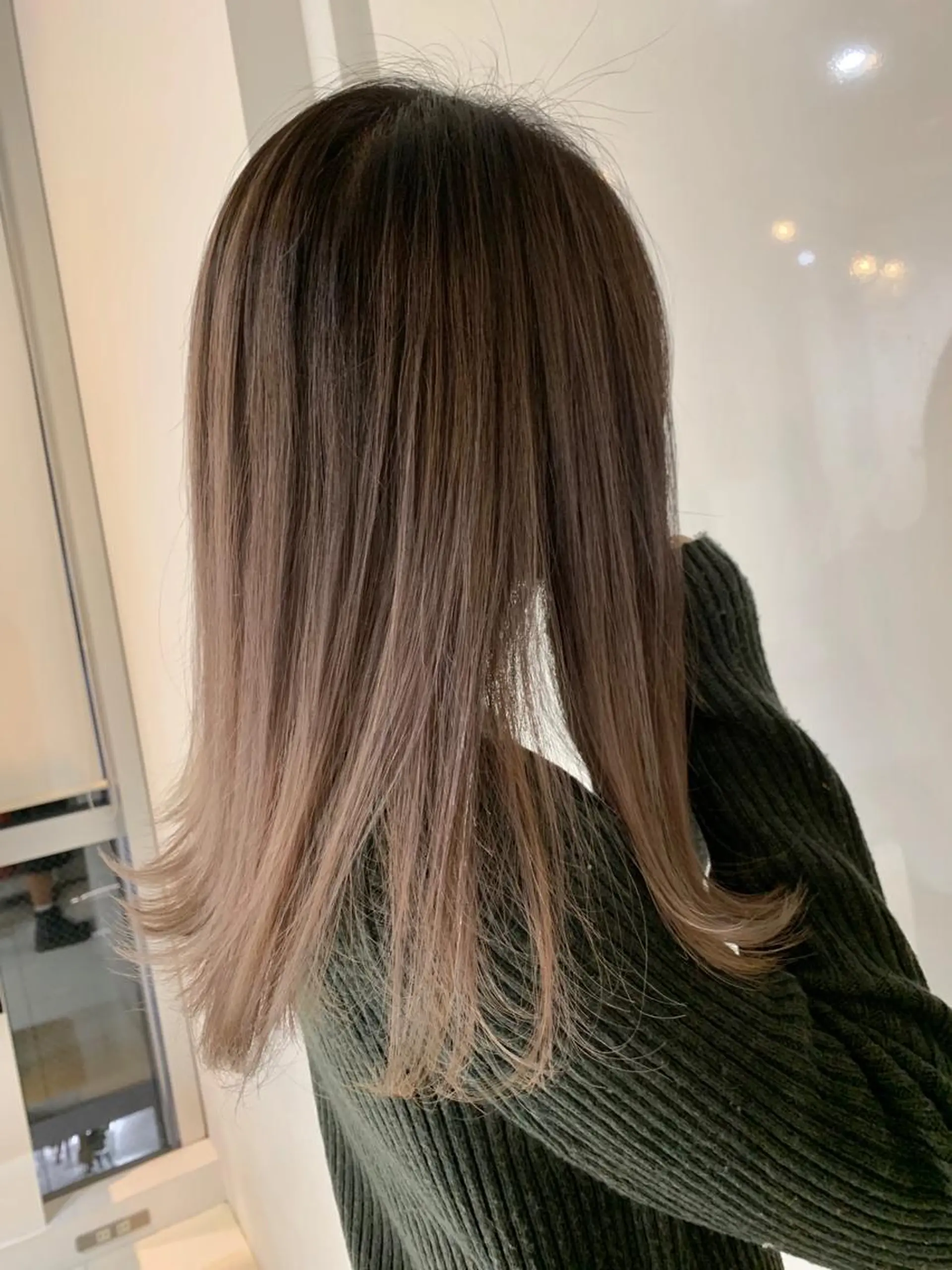 セミロング カラー ベージュカラー ホワイトベージュ 無料カットモデル募集 スタイリスト石井大夢のヘアスタイル