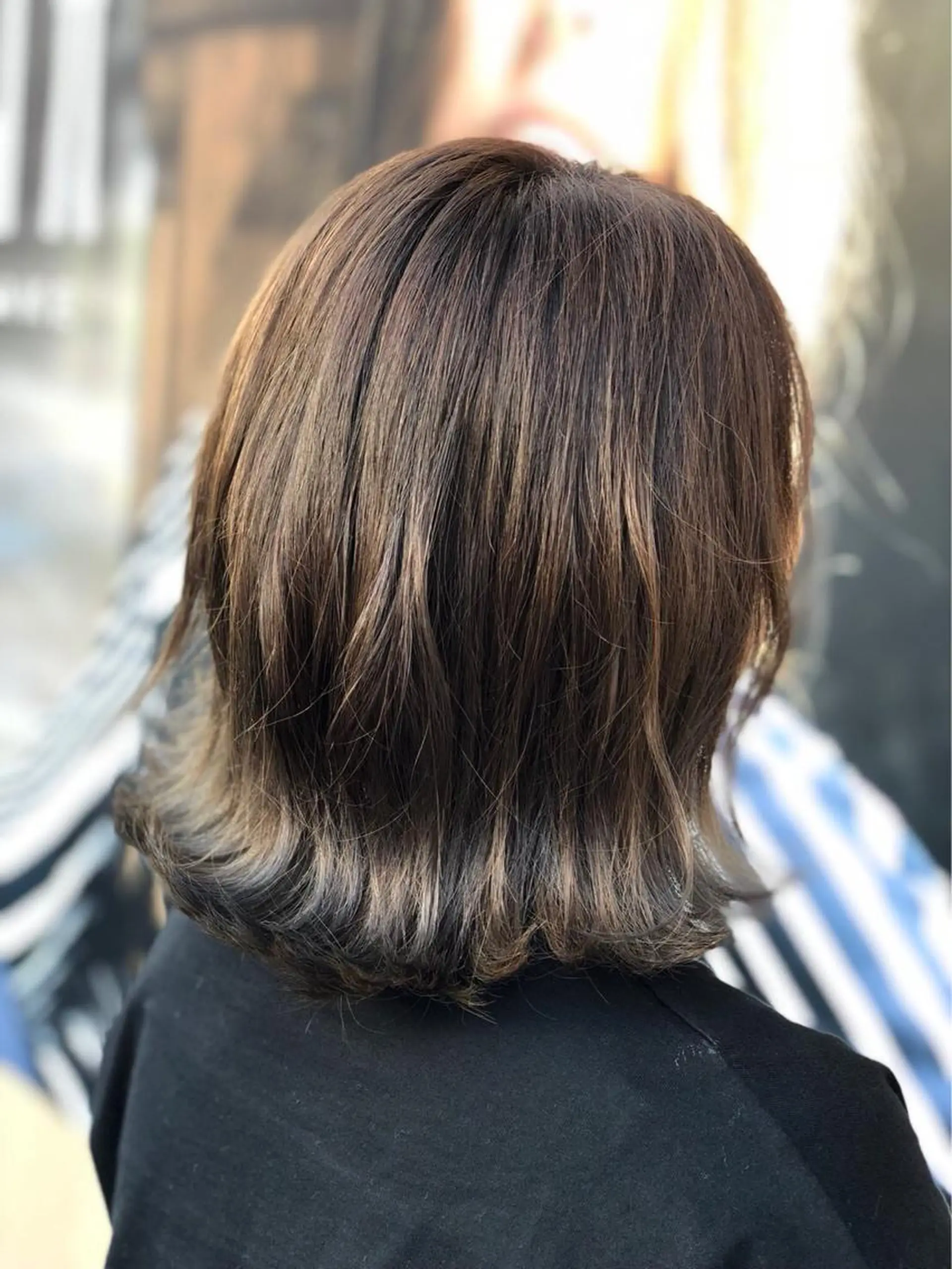 ミディアム カラー パーマ ボブ 外ハネヘア 駒田 拳児のヘアスタイル