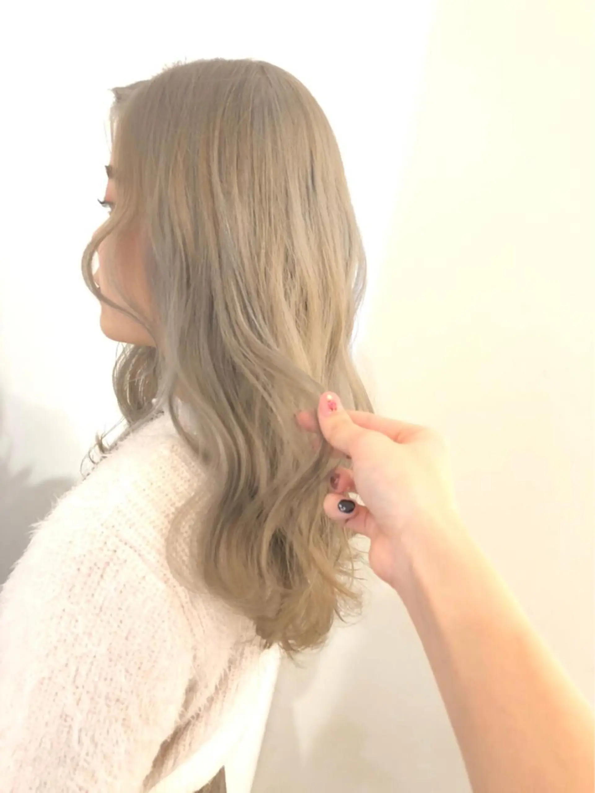 ロング カラー ベージュカラー ブロンド GO TODAY SHAiRE SALON岡山所属・Sana/ 耳ツボ/インナーのヘアスタイル