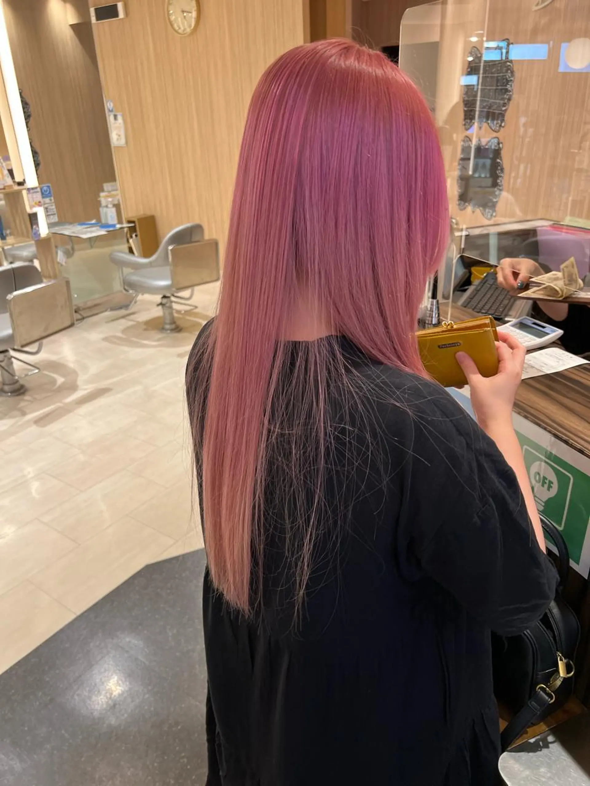 カラー 久永 菫のヘアスタイル