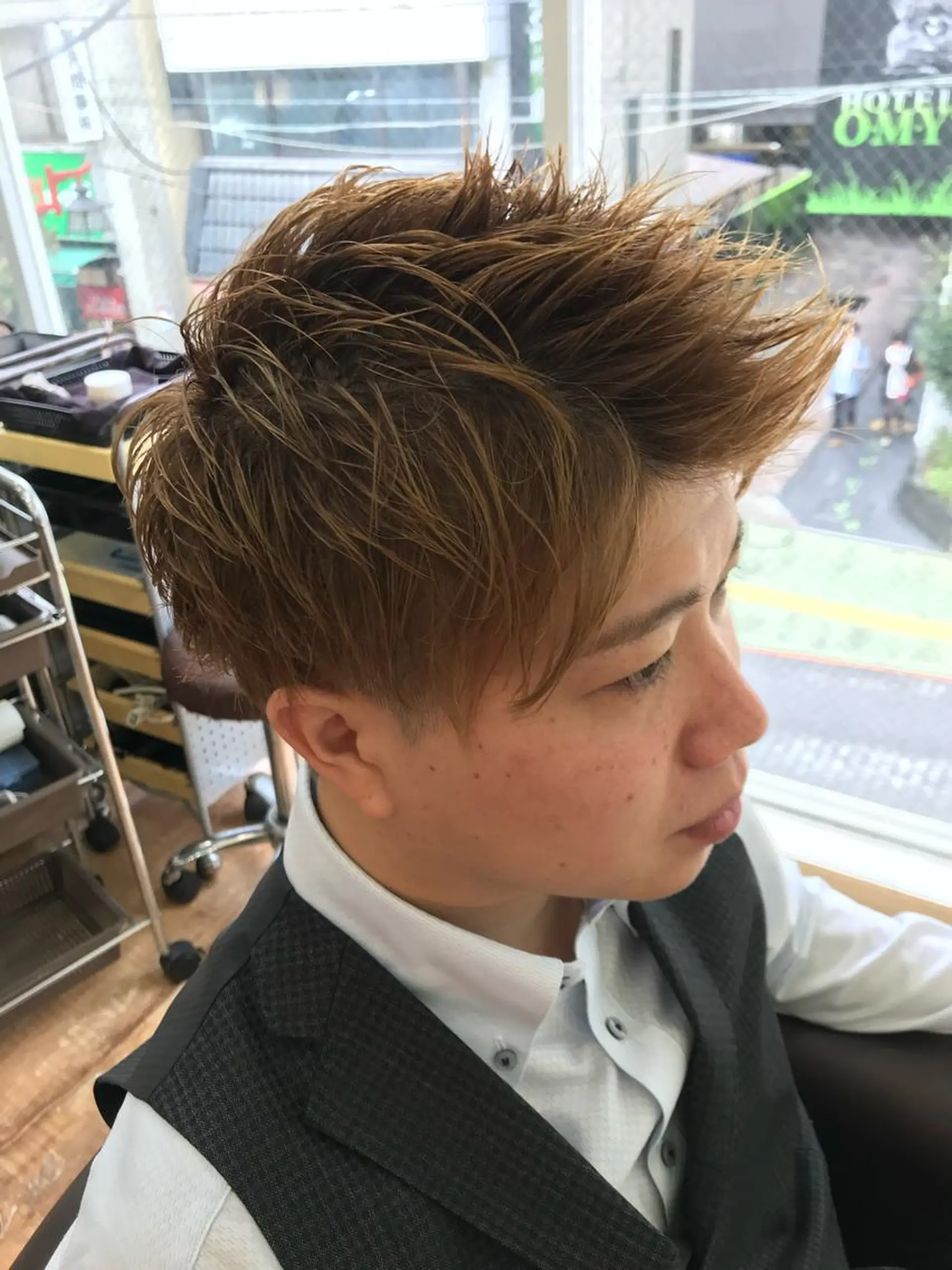 ショート カラー メンズ メンズハイライト ハイライトカラー ハイライト カット ヘアカラー メンズ特化 TAKUYAのヘアスタイル