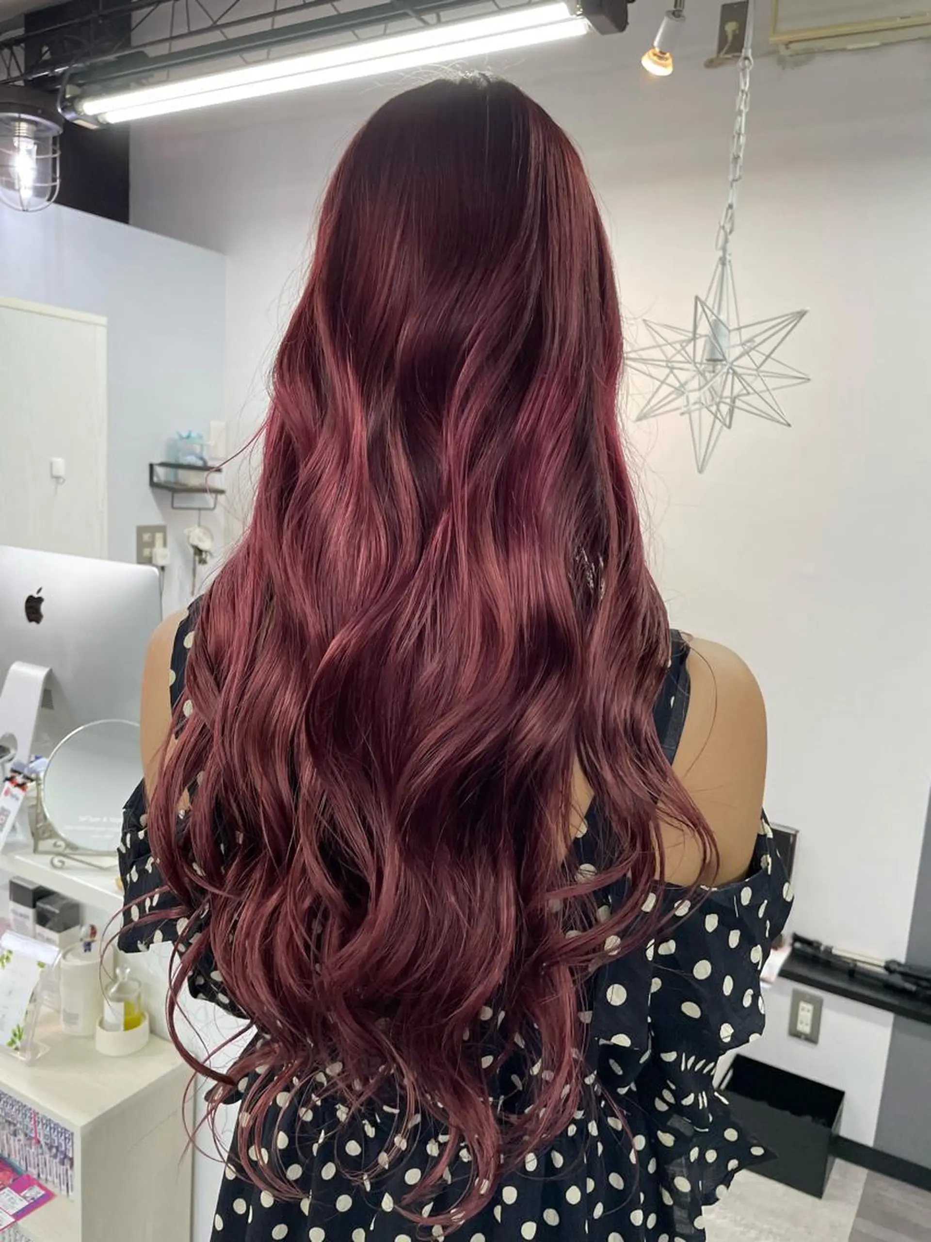 カラー オノ アカネのヘアスタイル