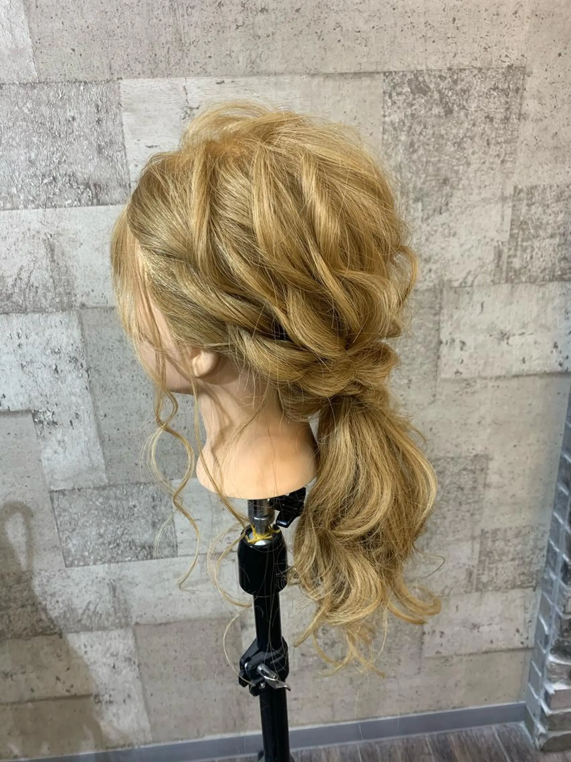 ヘアアレンジ ポニーテール KISS SWAN所属・B E C H I C O〔べち子〕のヘアスタイル