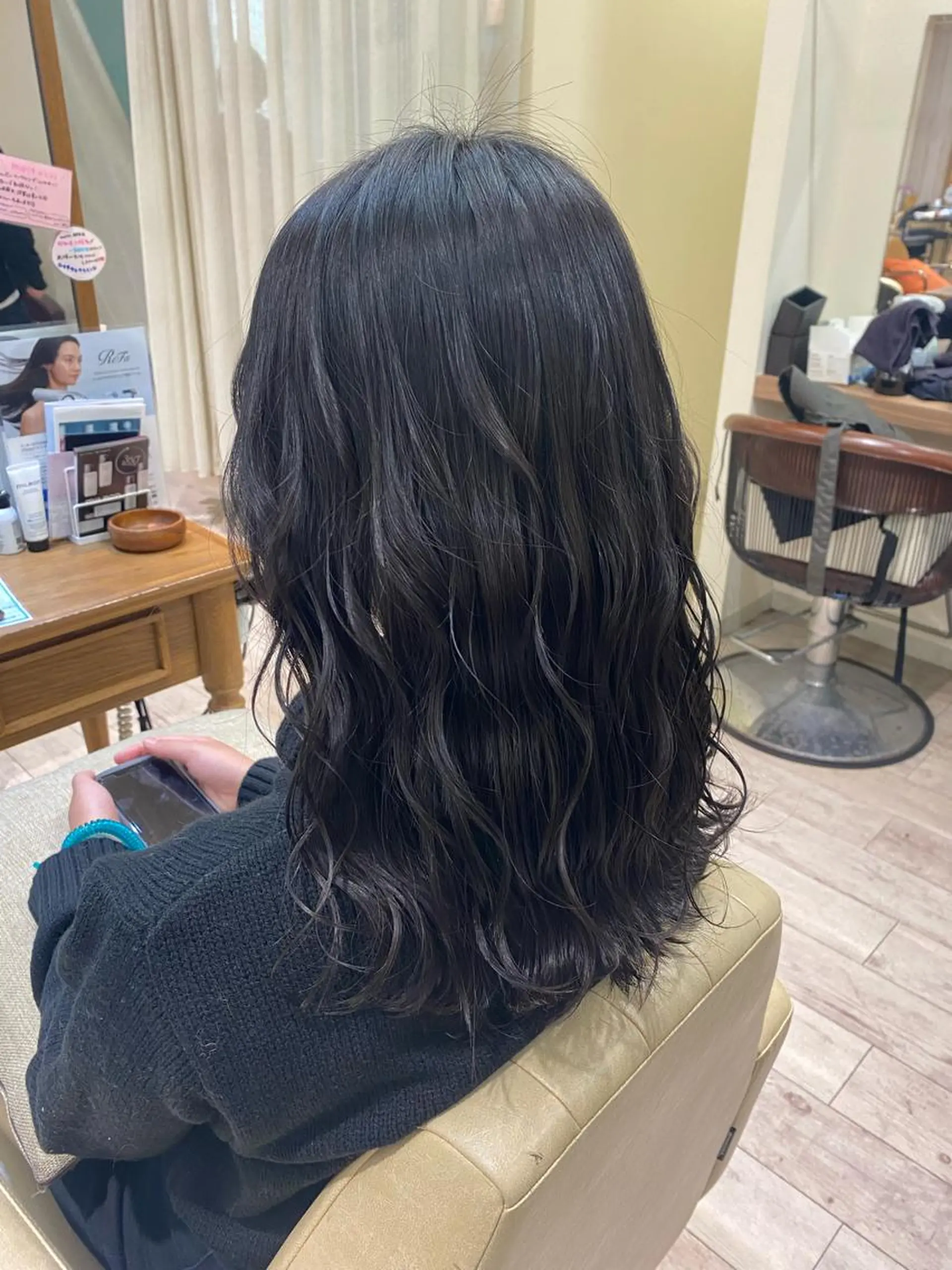 カラー アッシュ アッシュブラック 黒髪 後藤 瀬奈のヘアスタイル