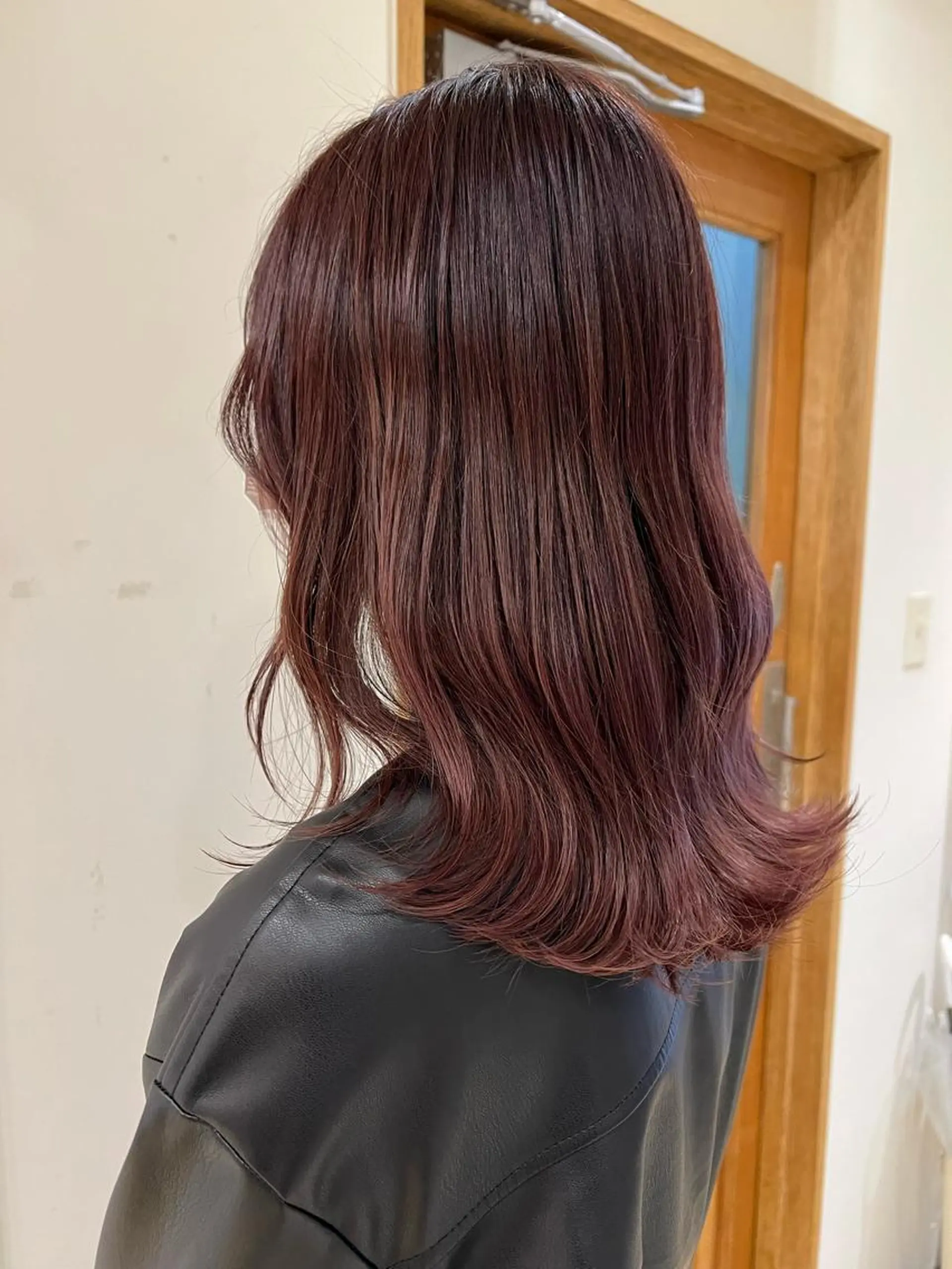 セミロング カラー ピンクカラー バイオレットカラー eight shinjuku所属・海外ヘア スタイルRIOのヘアスタイル