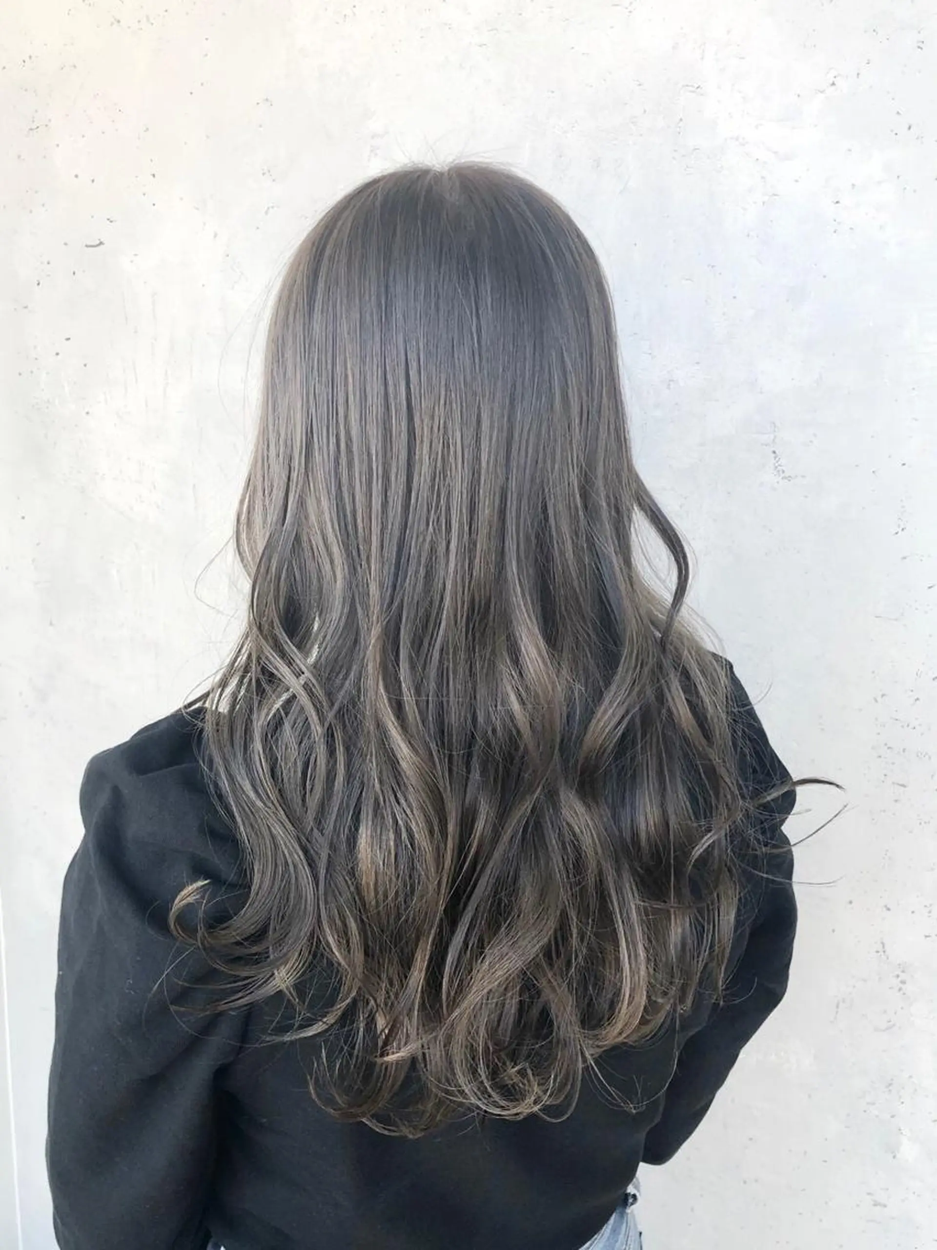 ロング カラー ヘアアレンジ ｲﾝﾅｰｶﾗｰ屋さん 🫧伊藤拓実のヘアスタイル