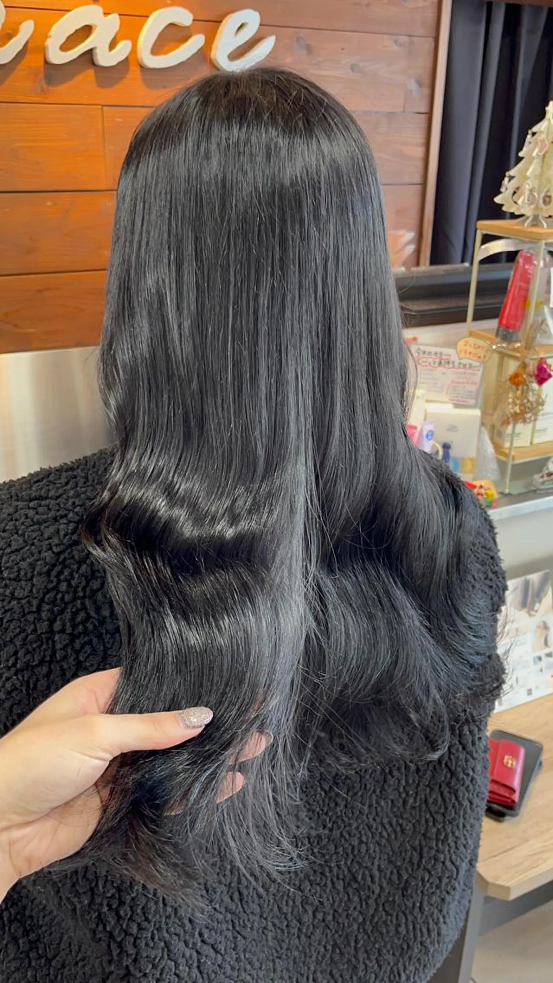 ロング カラー ヘアアレンジ 黒髪 ブルーカラー ブルーブラック カット ヘアカラー トリートメント インナー×縮毛矯正 ピンクカラー澤井里菜のヘアスタイル