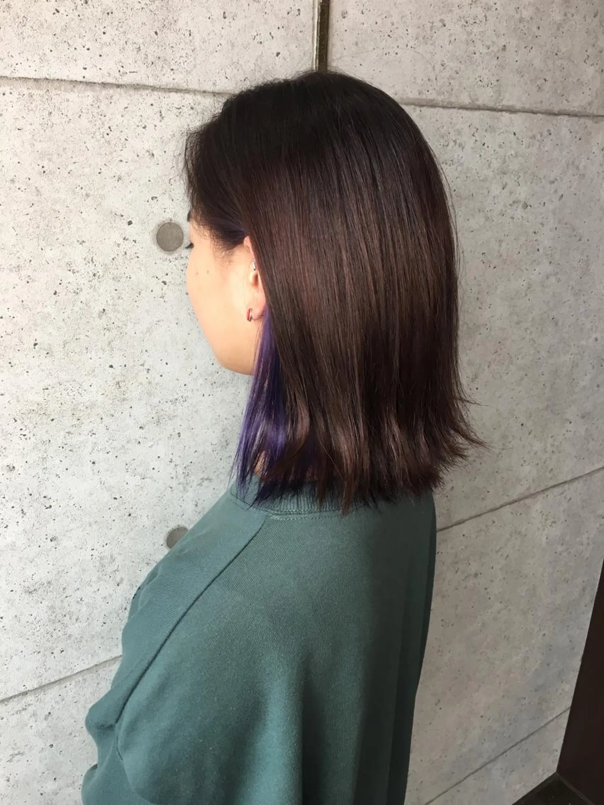ミディアム 足立 磨咲のヘアスタイル