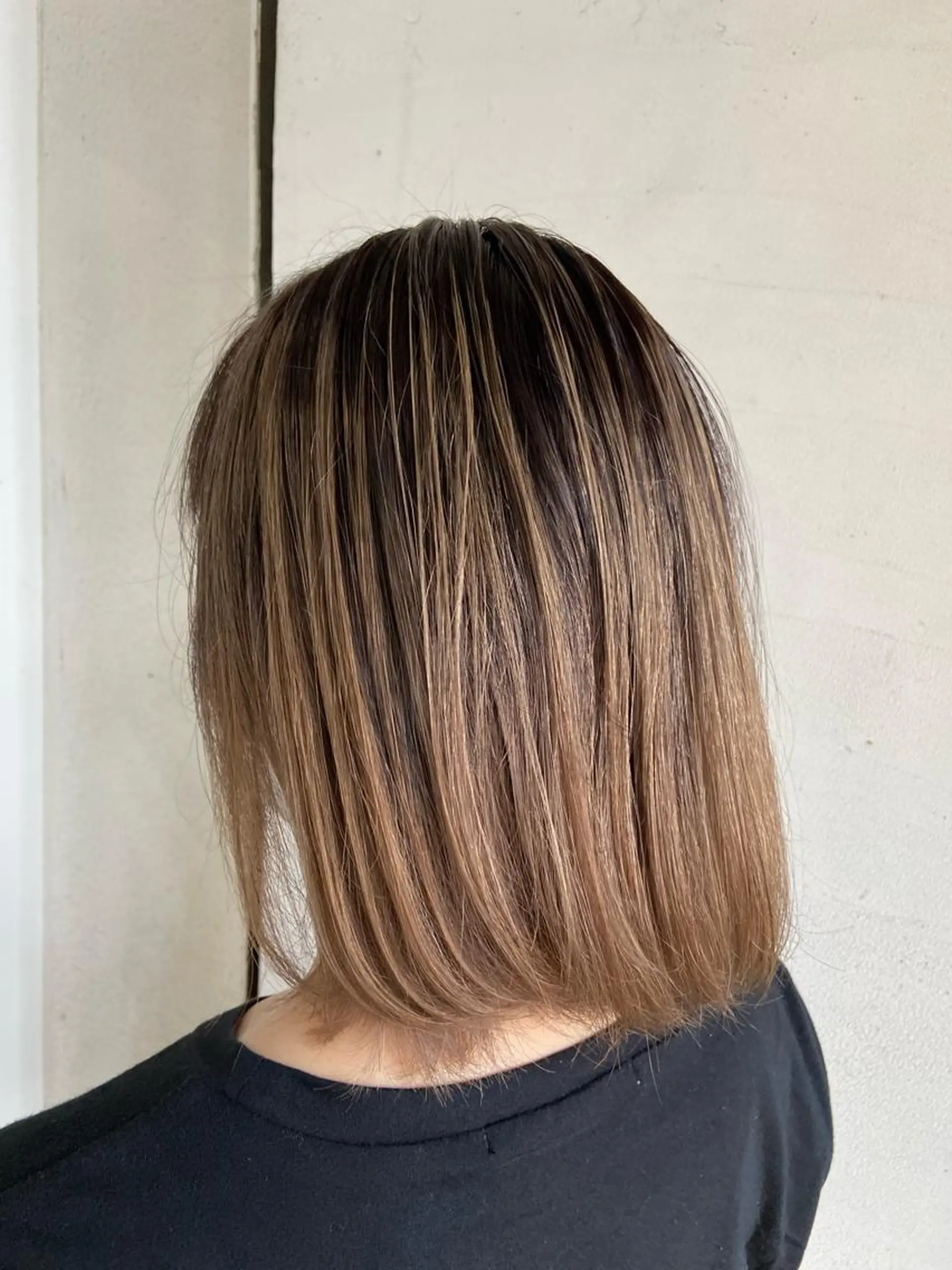 ミディアム カラー バレイヤージュ レイヤーカット 伏見稲荷/髪質改善/ ブリーチ/西川奈穂のヘアスタイル